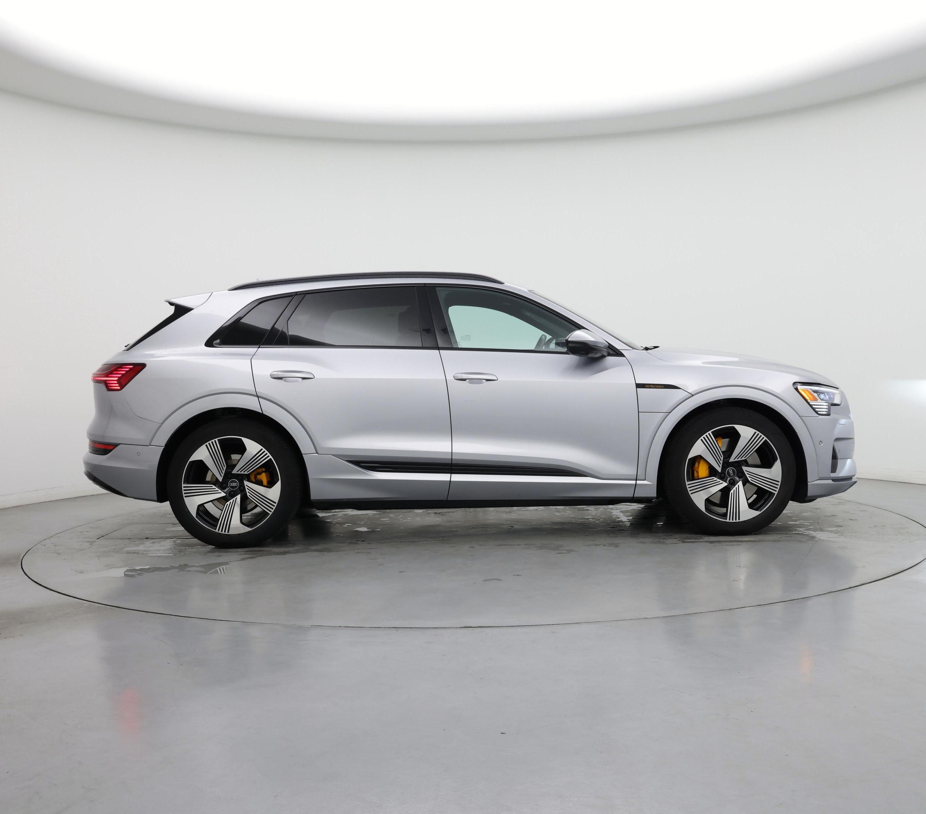 Thumbnail: 2022 Audi e-tron - 7