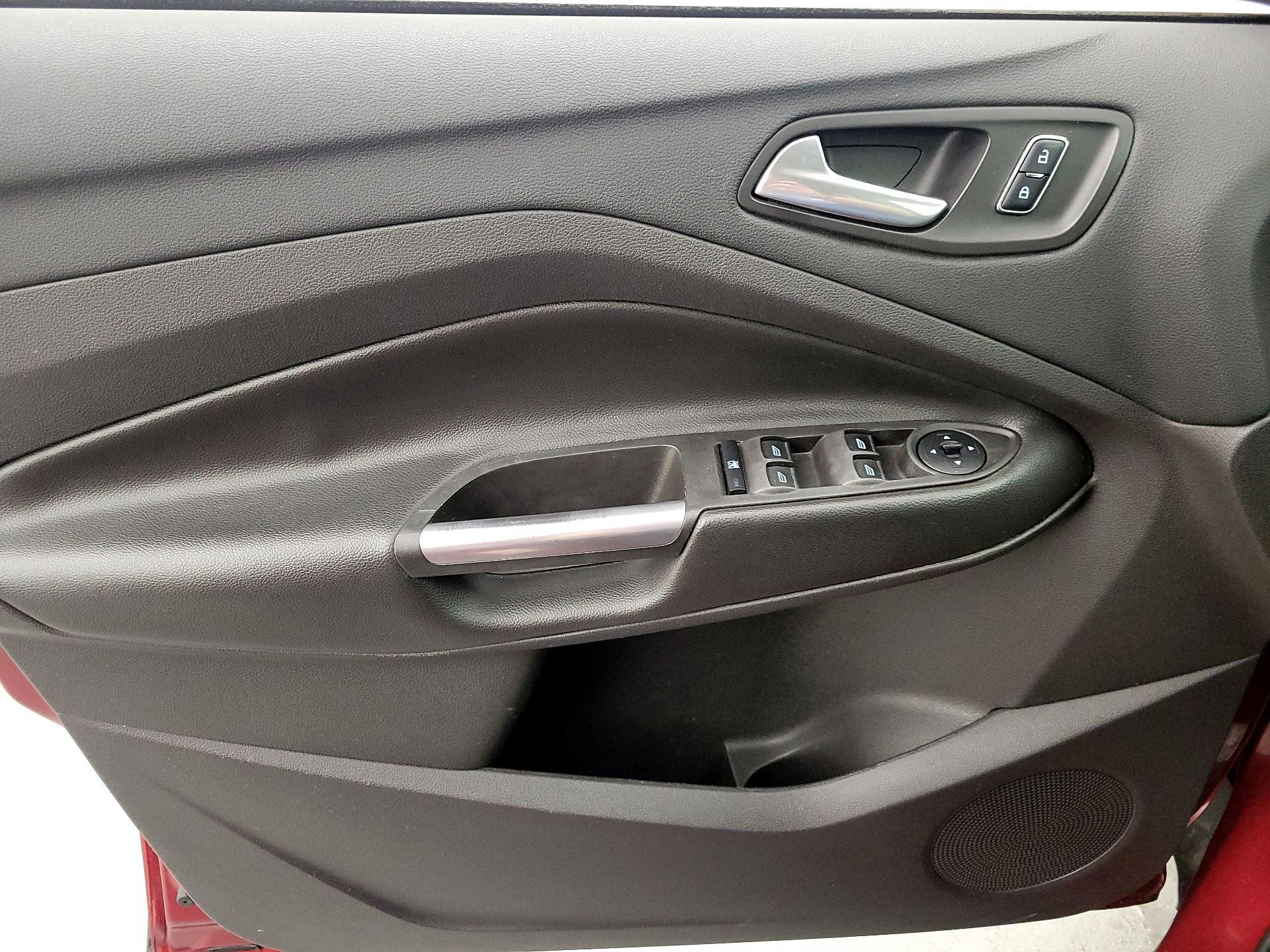 Thumbnail: 2016 Ford Escape - 12