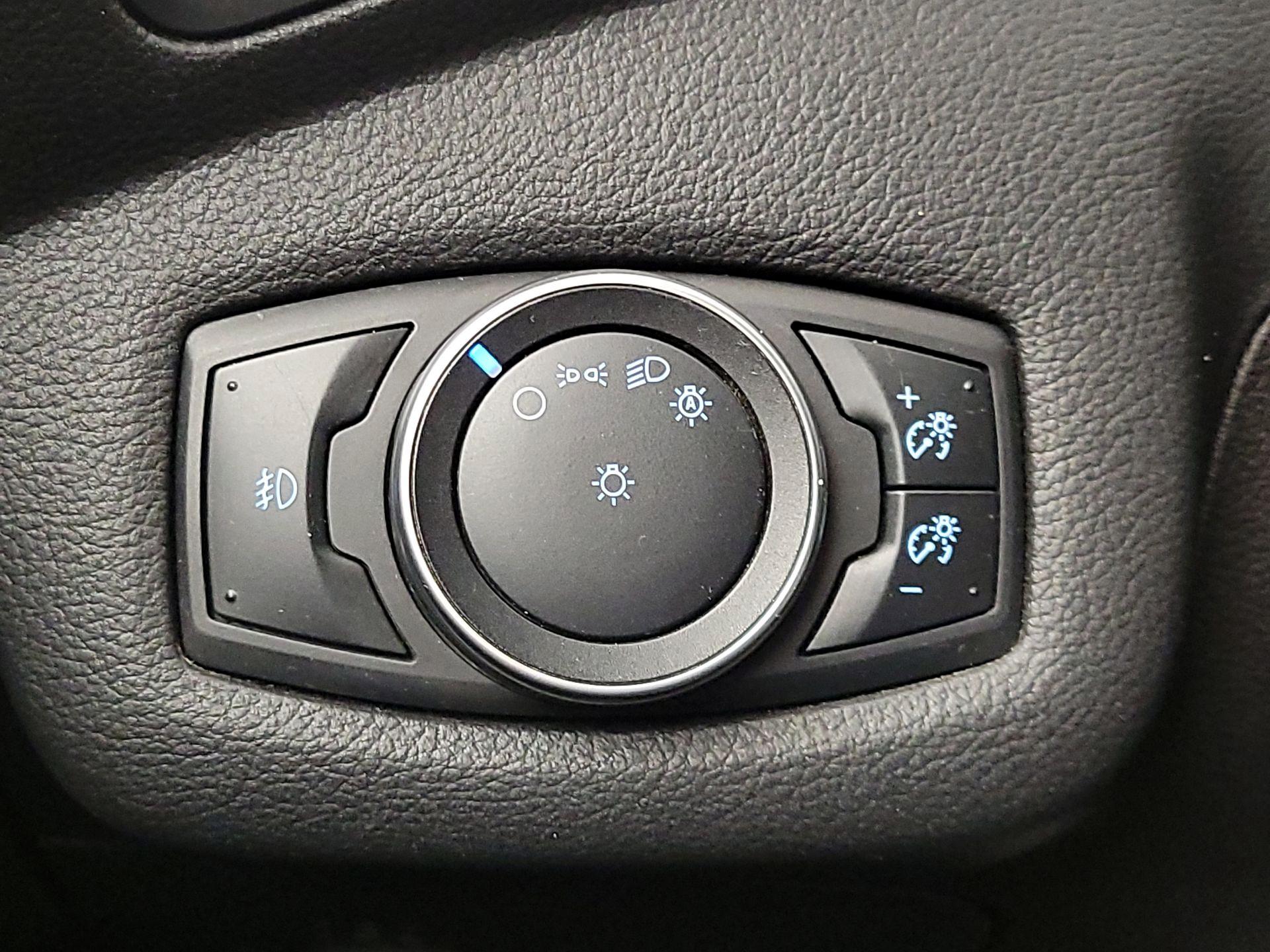 Thumbnail: 2016 Ford Escape - 13