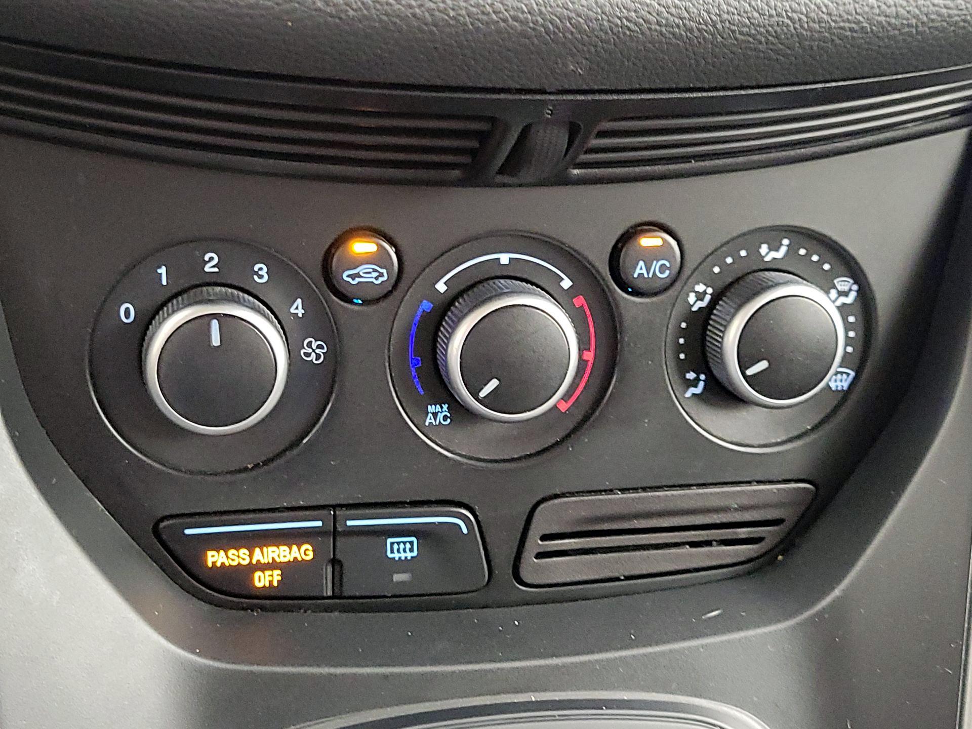 Thumbnail: 2016 Ford Escape - 16