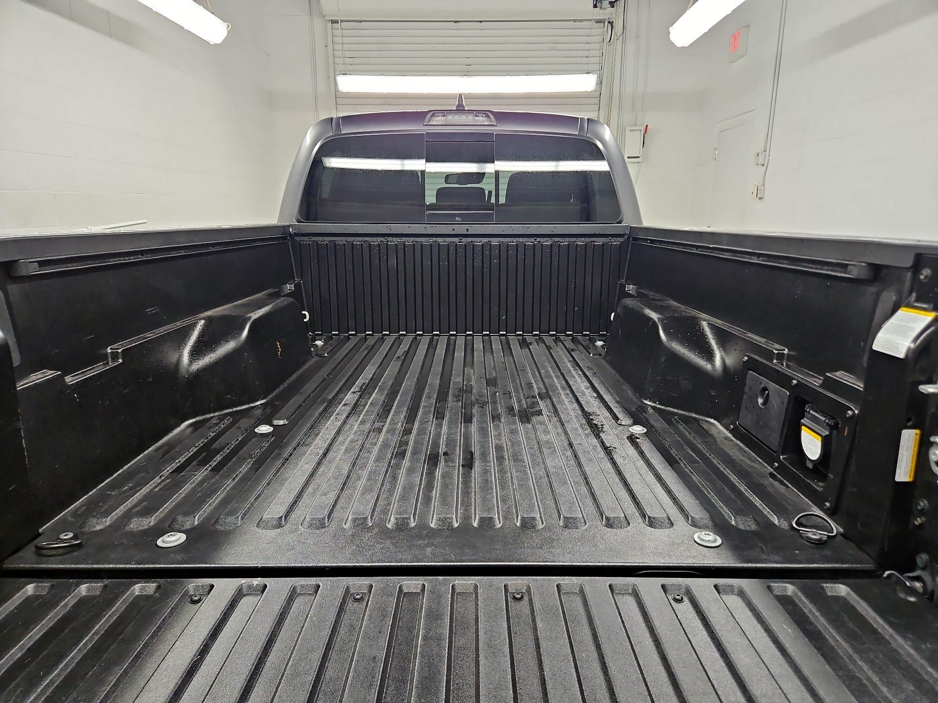 Thumbnail: 2021 Toyota Tacoma - 20