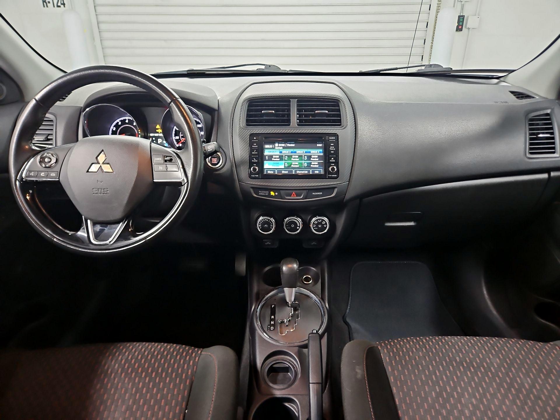 Thumbnail: 2017 Mitsubishi Outlander Sport - 9