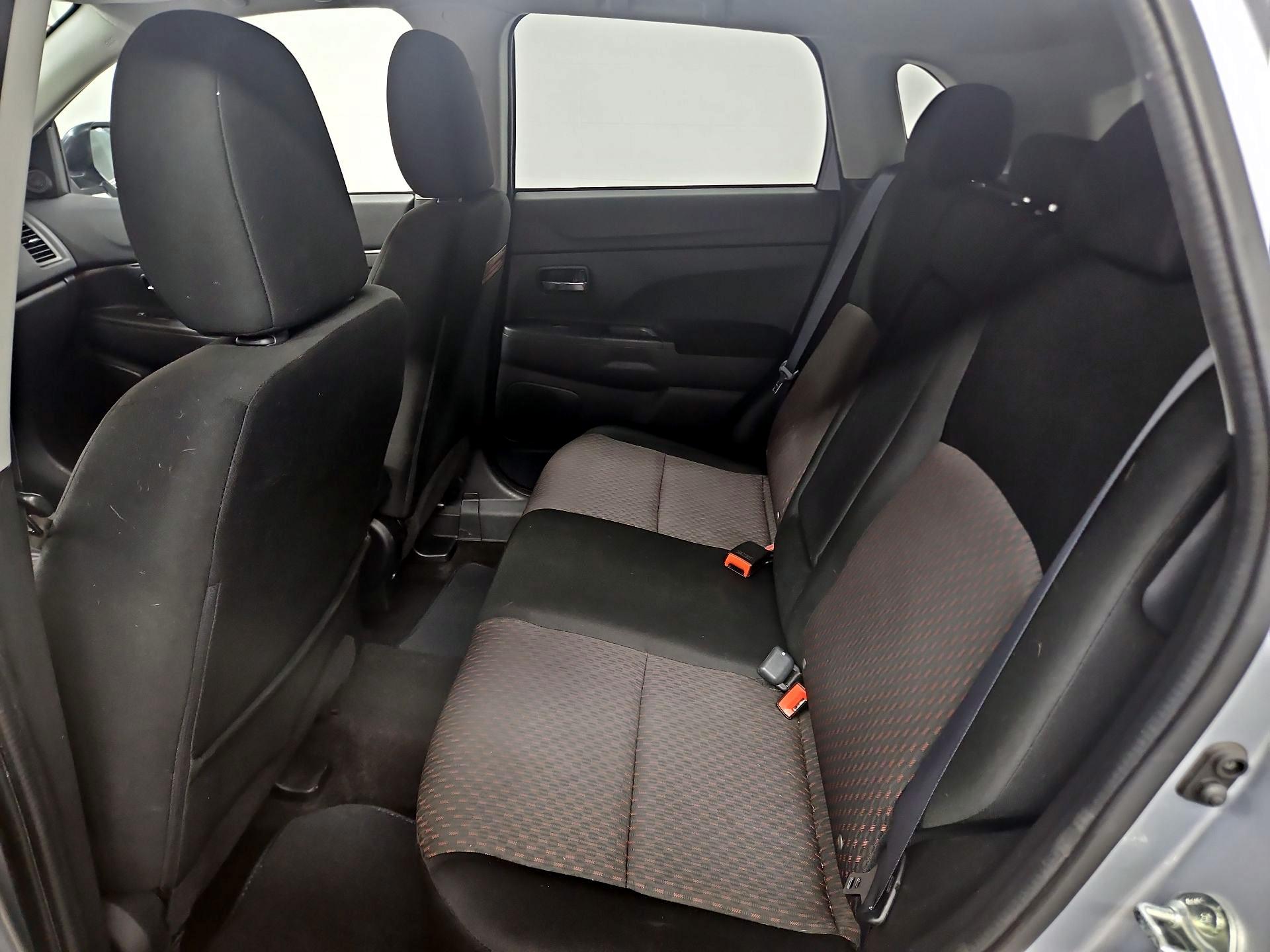 Thumbnail: 2017 Mitsubishi Outlander Sport - 19