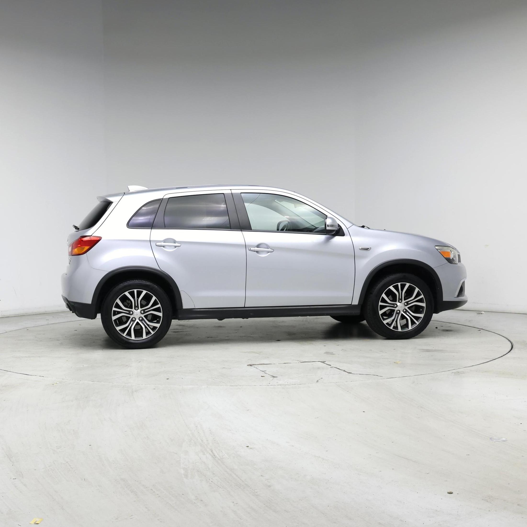 Thumbnail: 2017 Mitsubishi Outlander Sport - 7