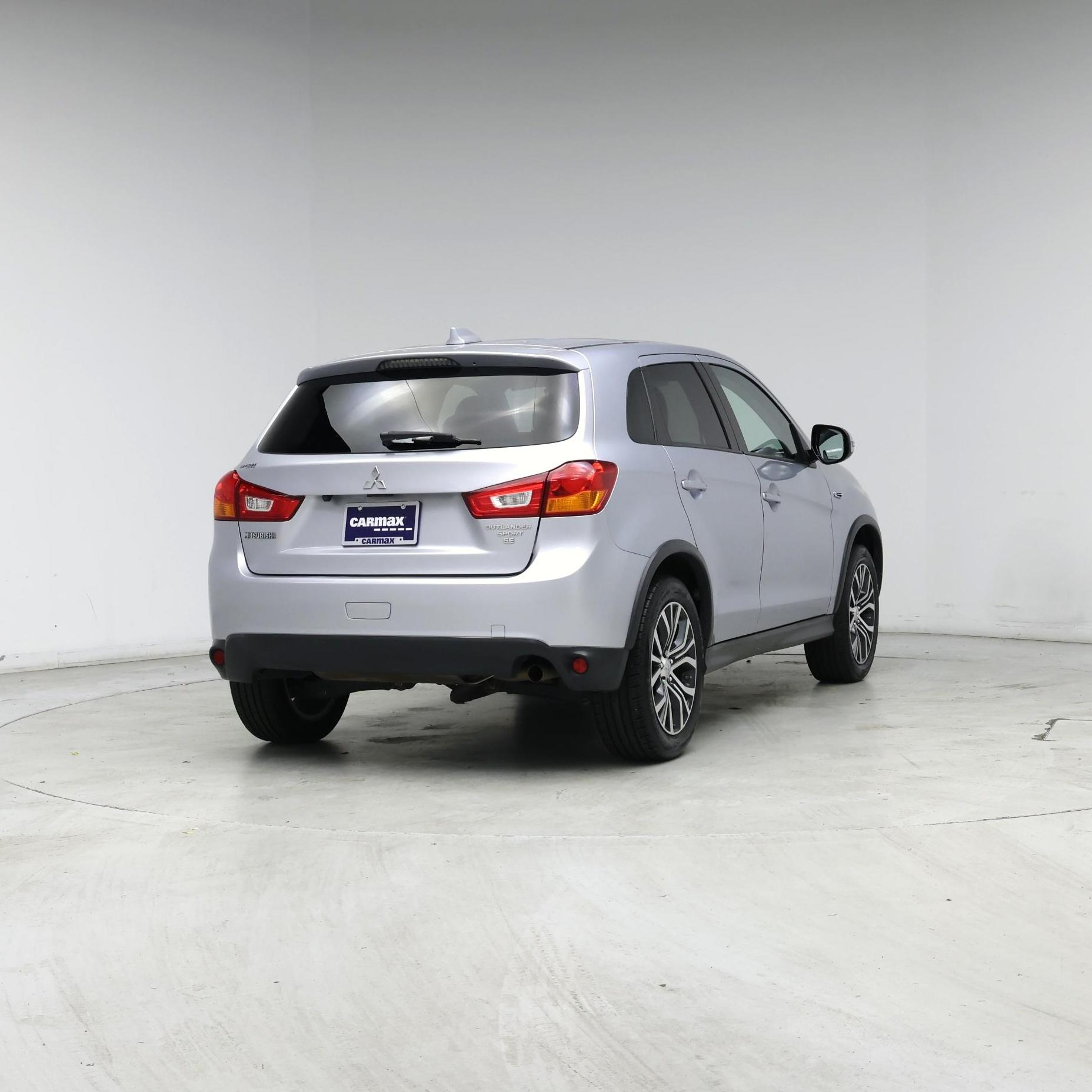 Thumbnail: 2017 Mitsubishi Outlander Sport - 8