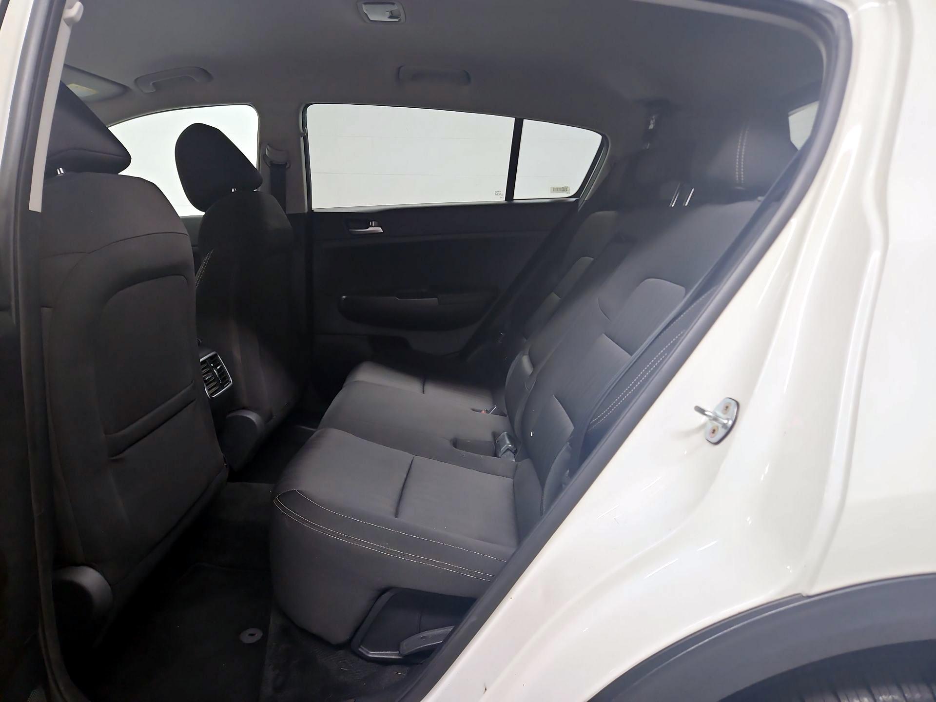Thumbnail: 2017 Kia Sportage - 19