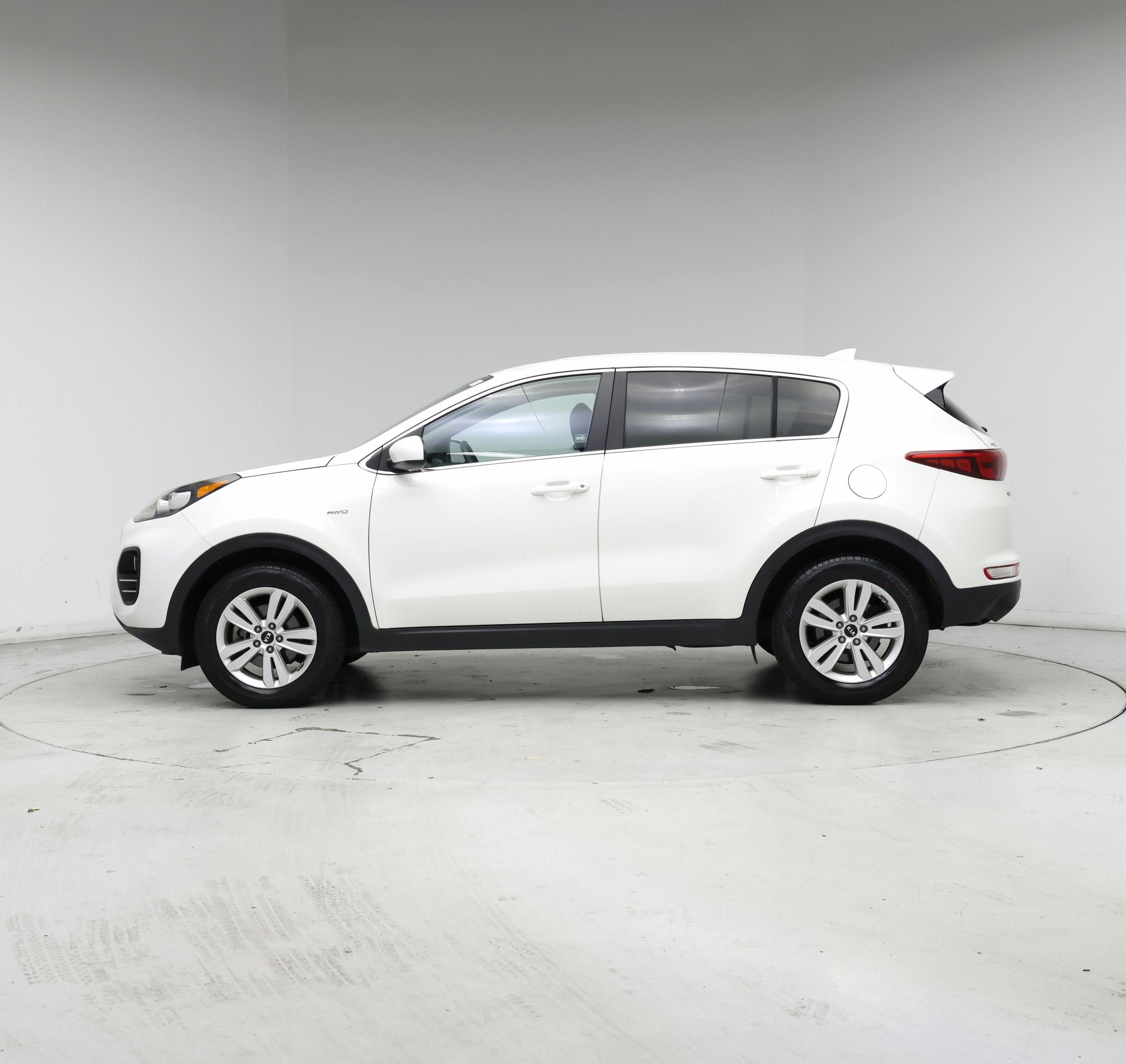 Thumbnail: 2017 Kia Sportage - 3