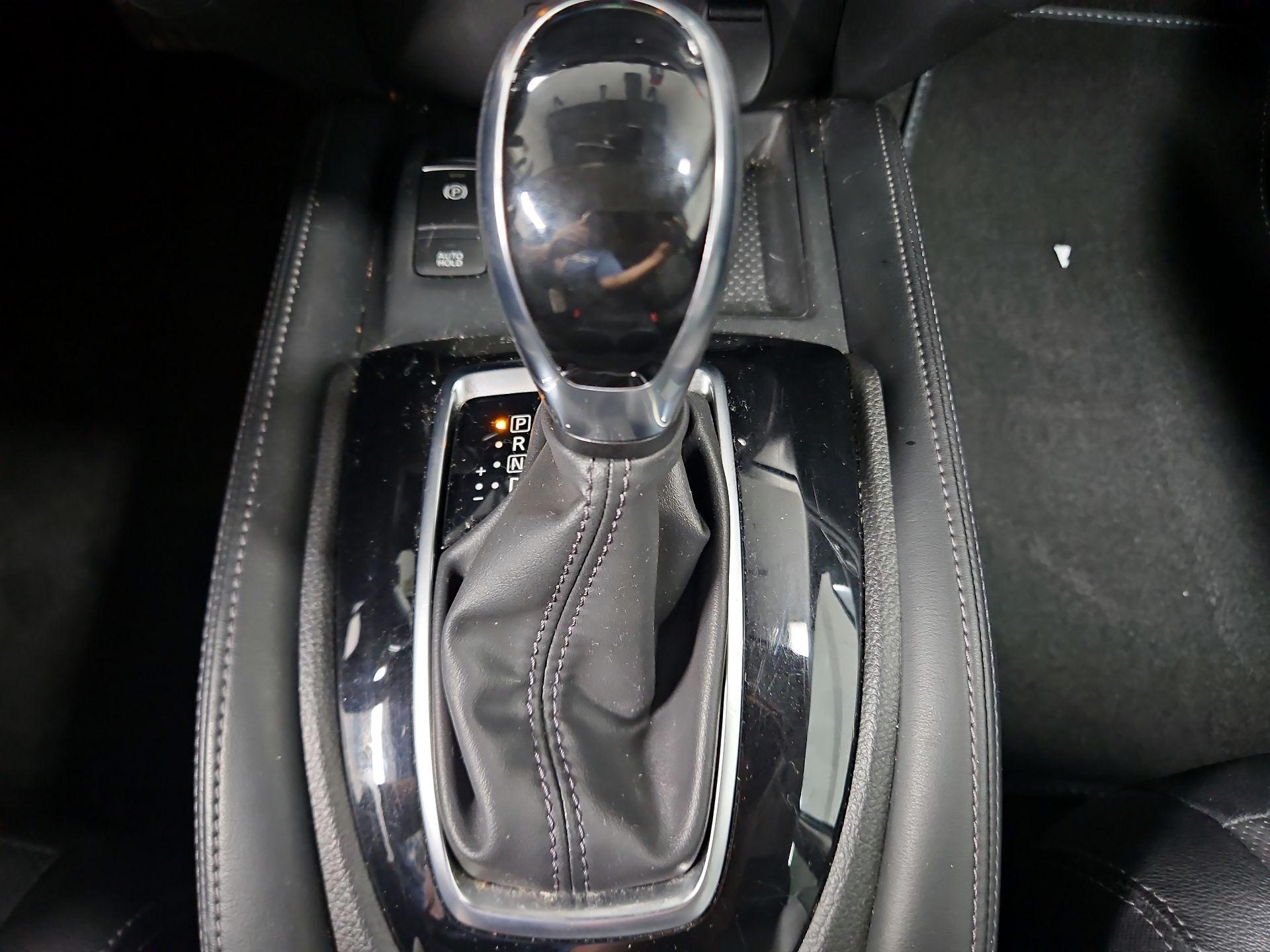 Thumbnail: 2019 Nissan Rogue - 18