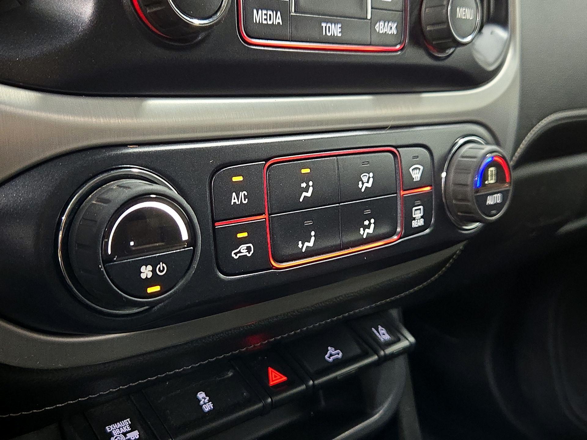 Thumbnail: 2016 GMC Canyon - 17