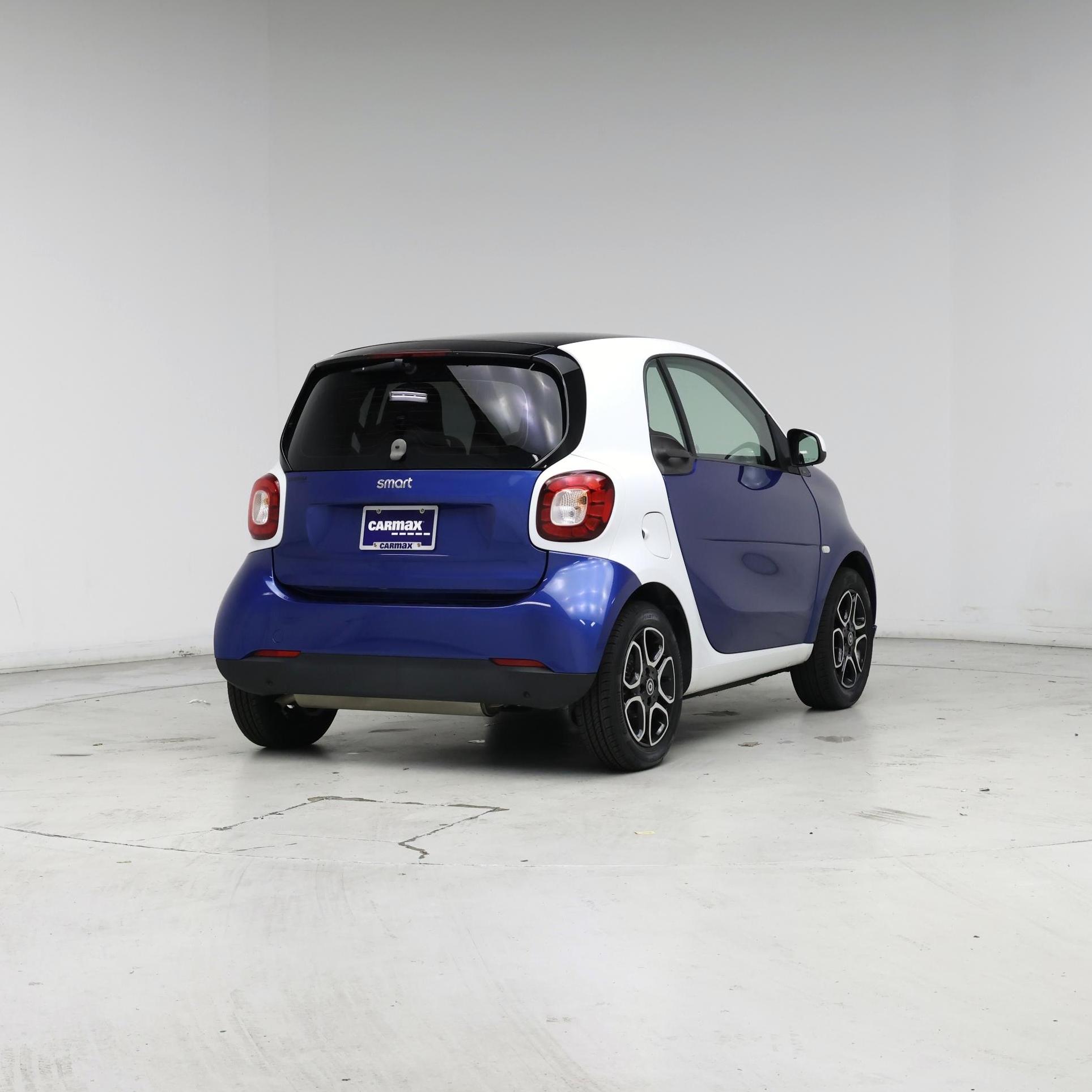 Thumbnail: 2016 smart fortwo - 4