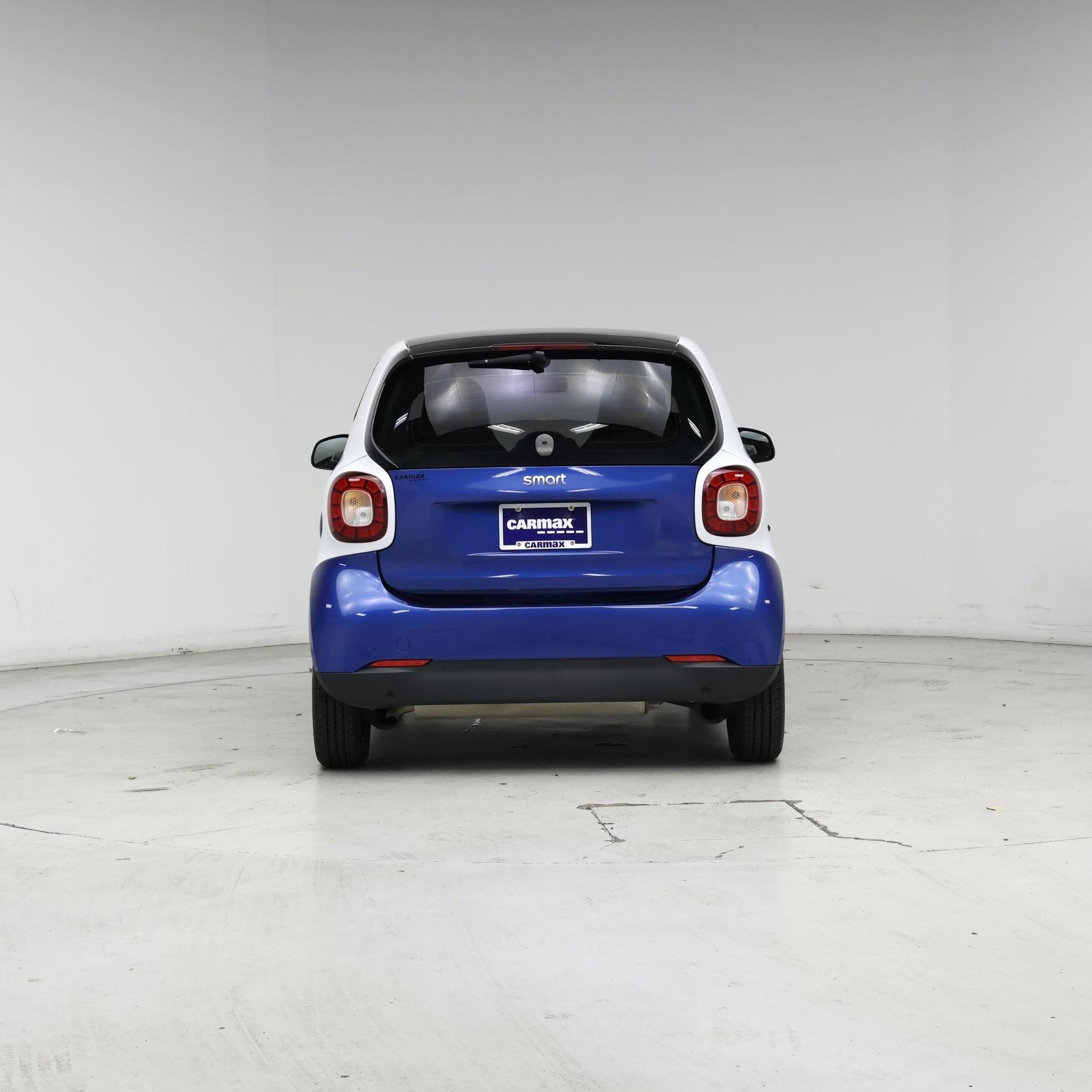 Thumbnail: 2016 smart fortwo - 5