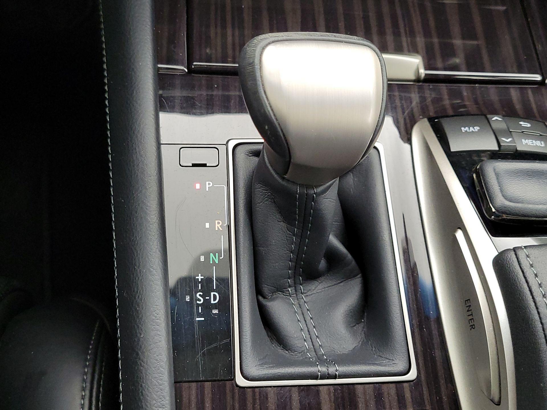 Thumbnail: 2017 Lexus LS - 18