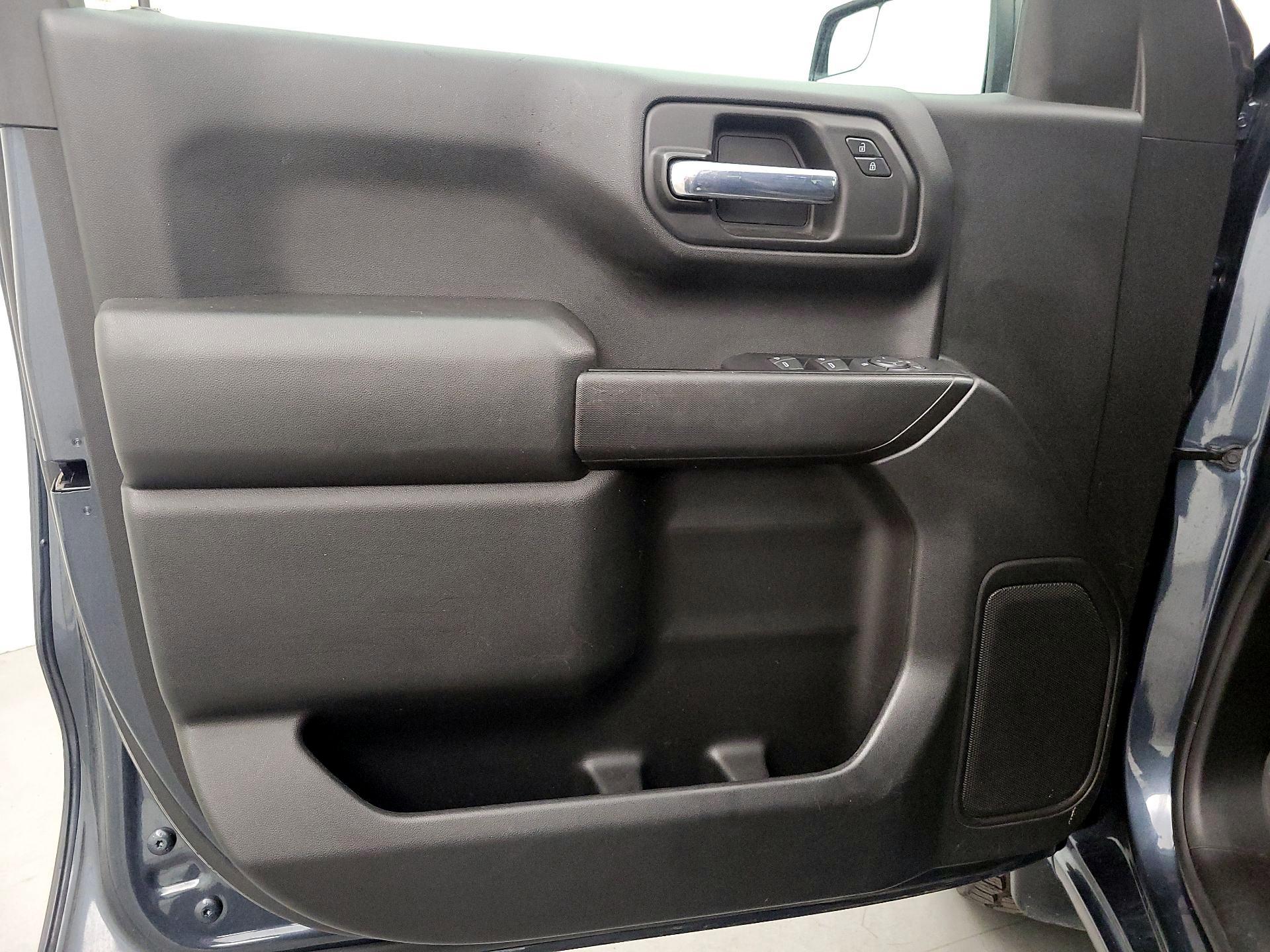 Thumbnail: 2019 Chevrolet Silverado 1500 - 12