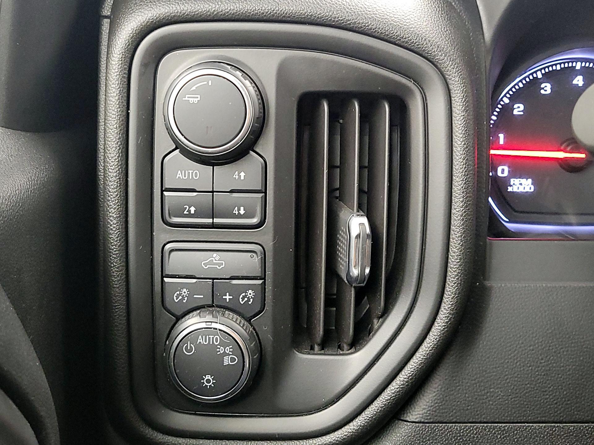 Thumbnail: 2019 Chevrolet Silverado 1500 - 13