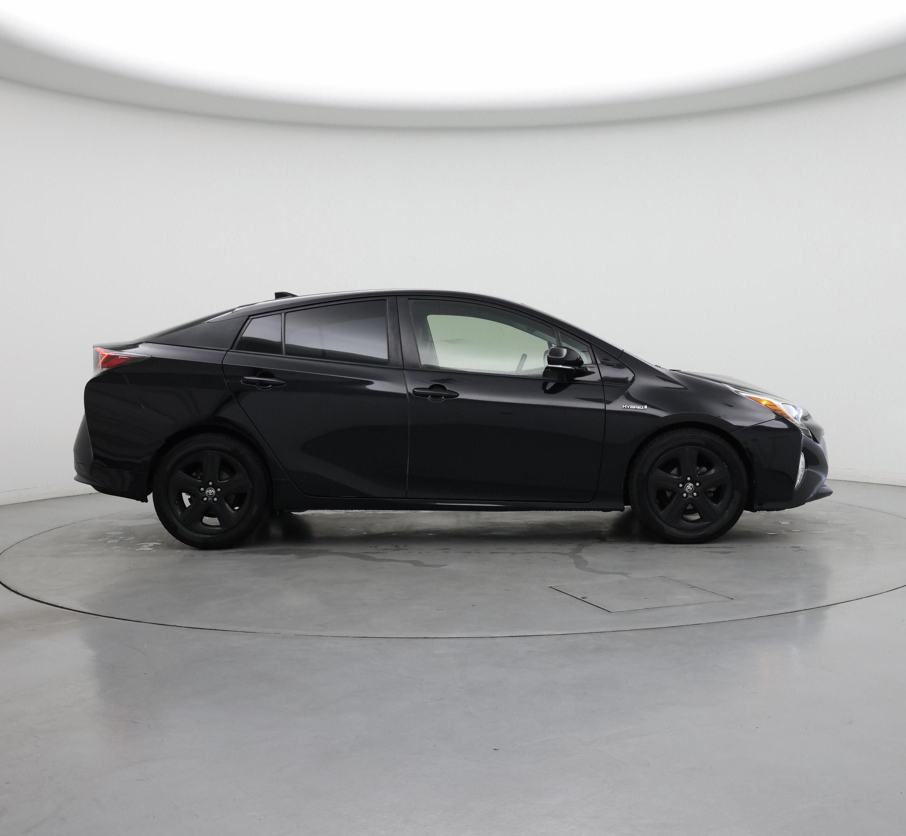 Thumbnail: 2017 Toyota Prius - 7