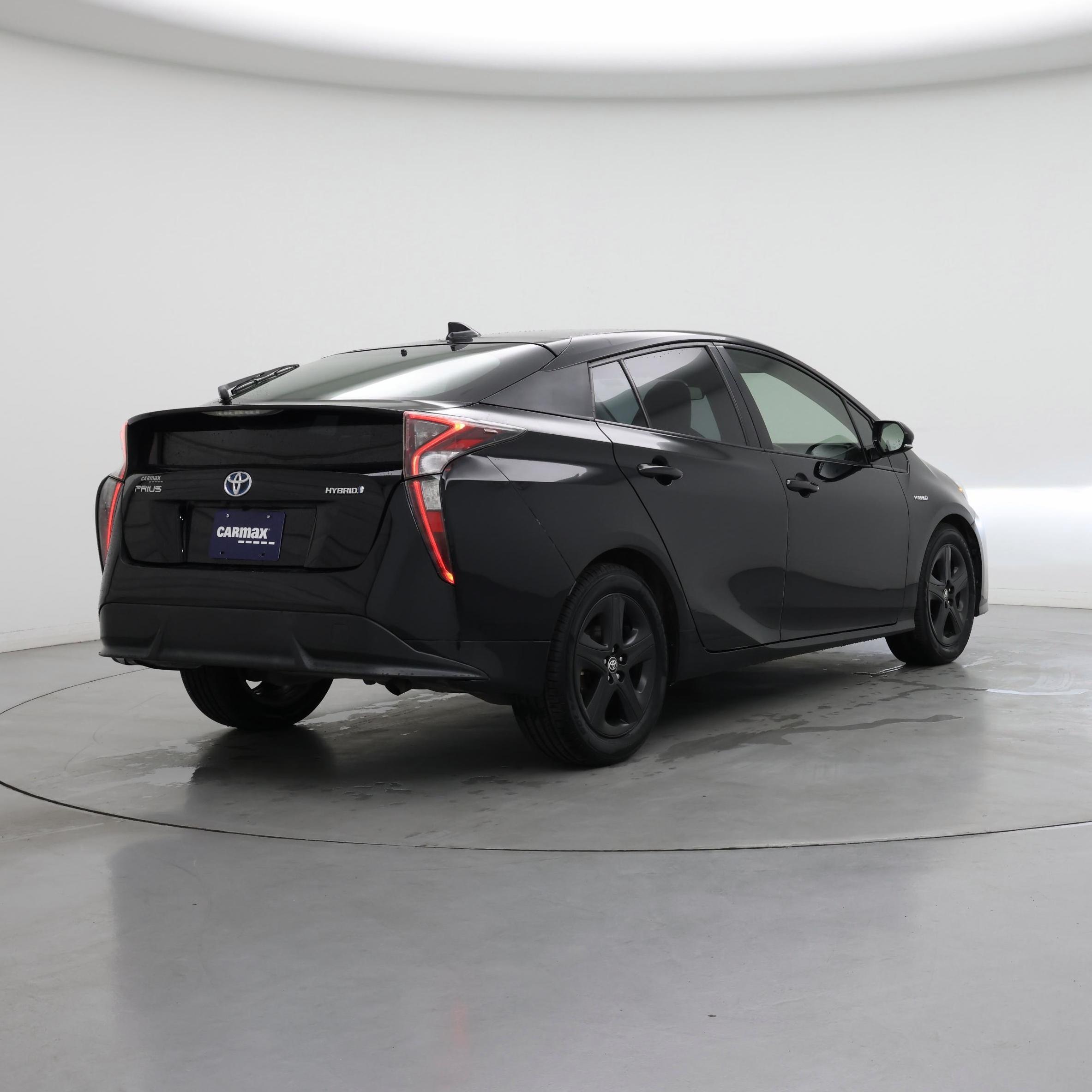 Thumbnail: 2017 Toyota Prius - 8