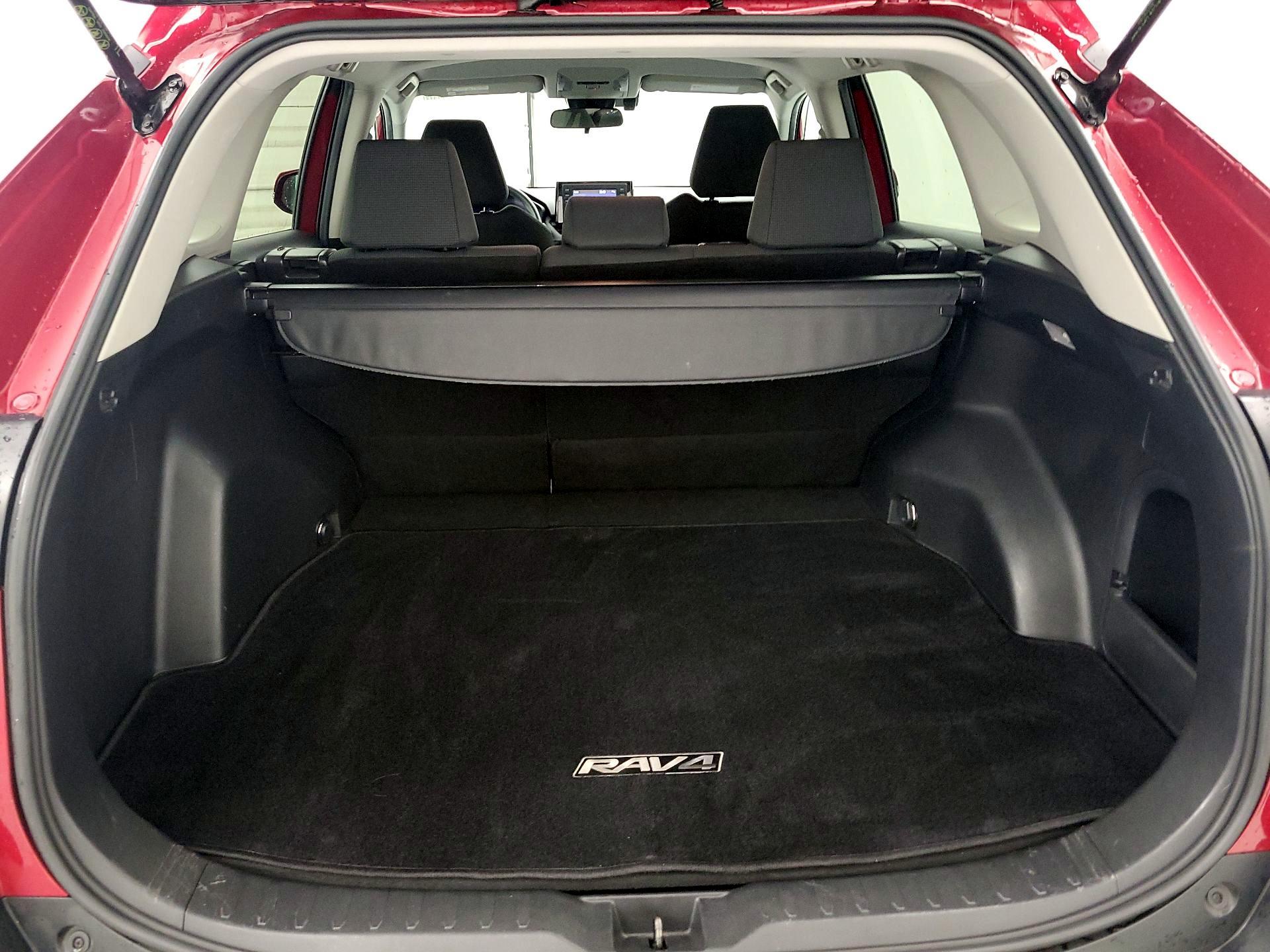 Thumbnail: 2020 Toyota RAV4 - 20