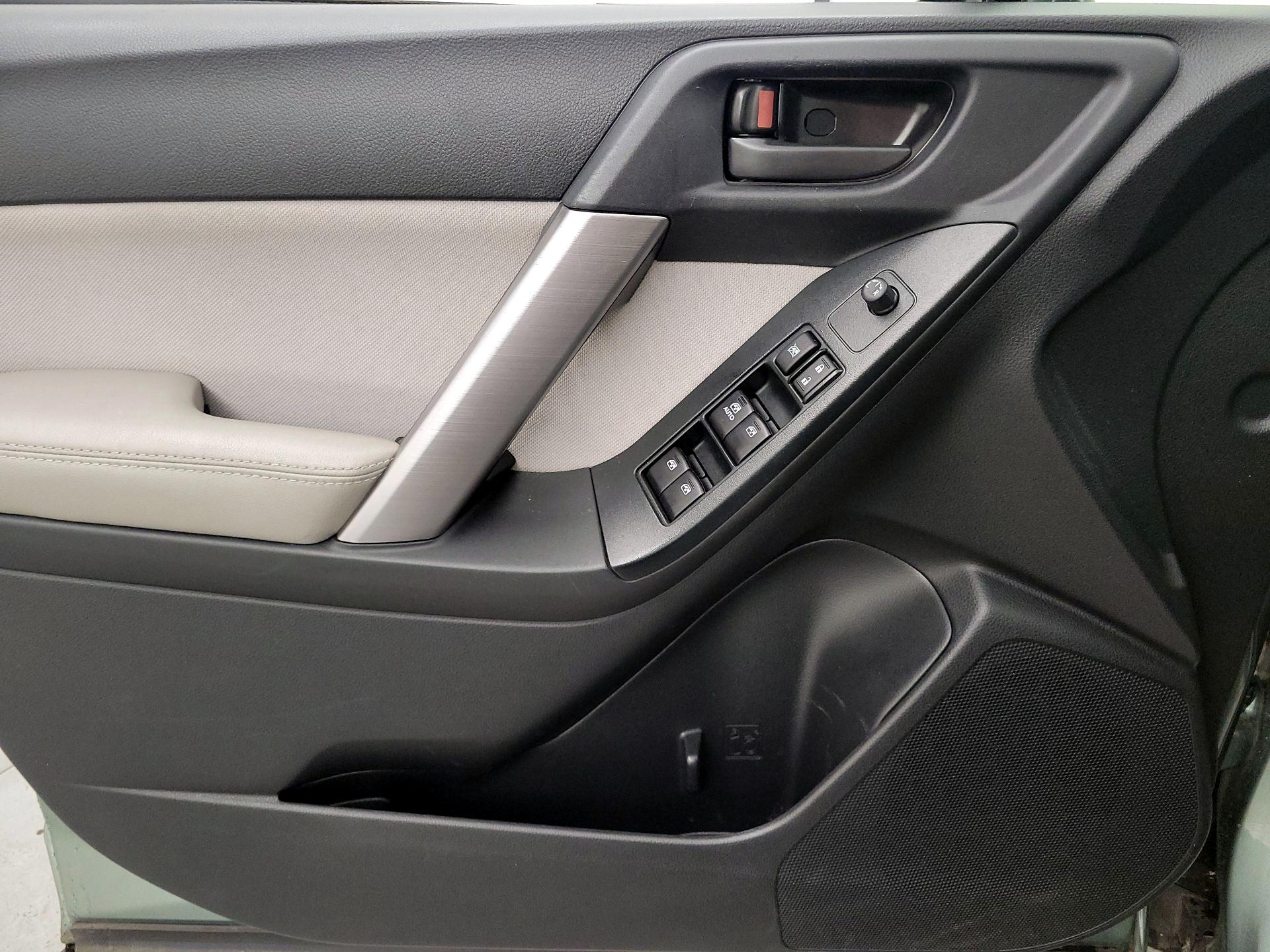 Thumbnail: 2016 Subaru Forester - 12