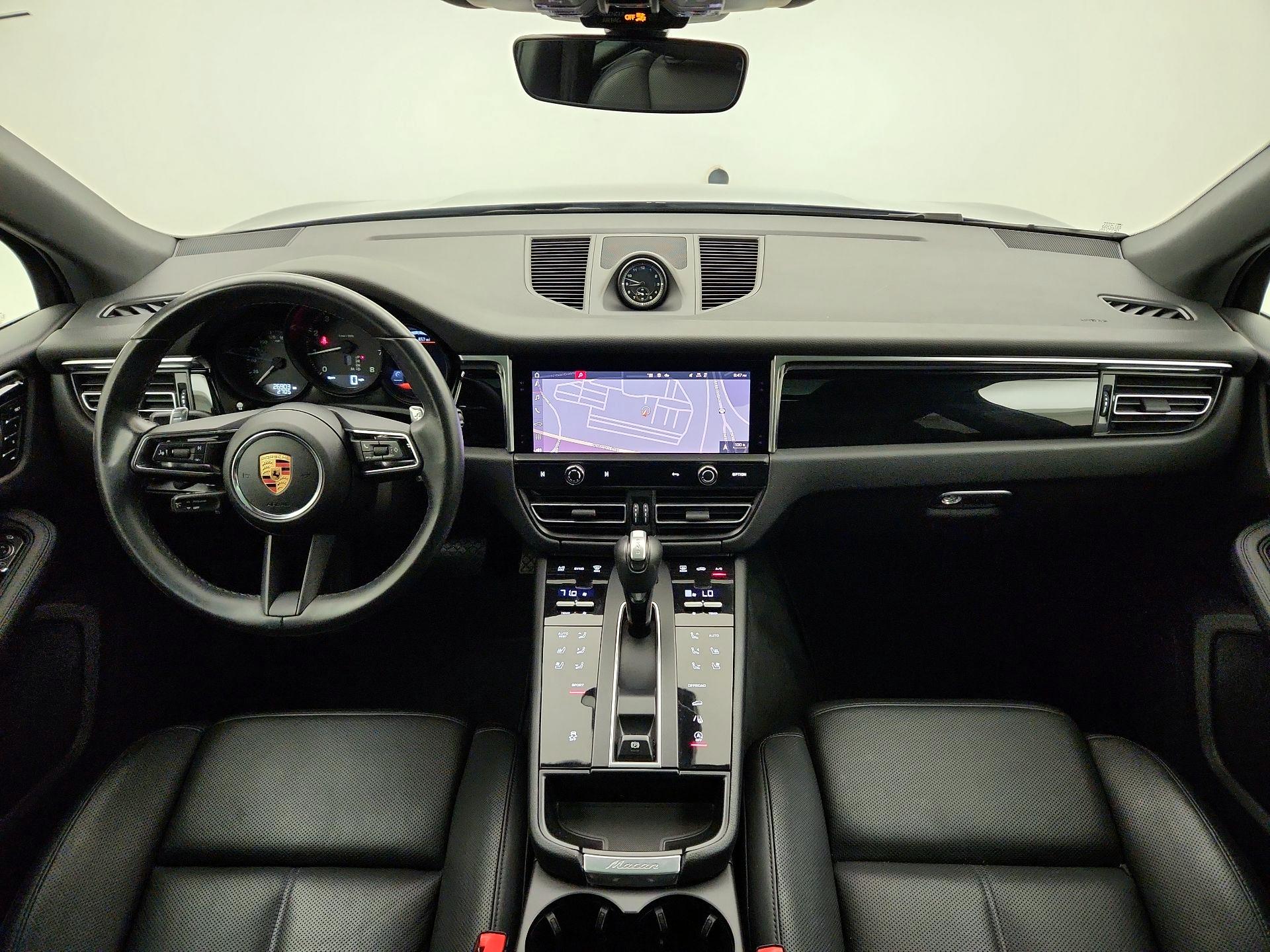 Thumbnail: 2022 Porsche Macan - 9
