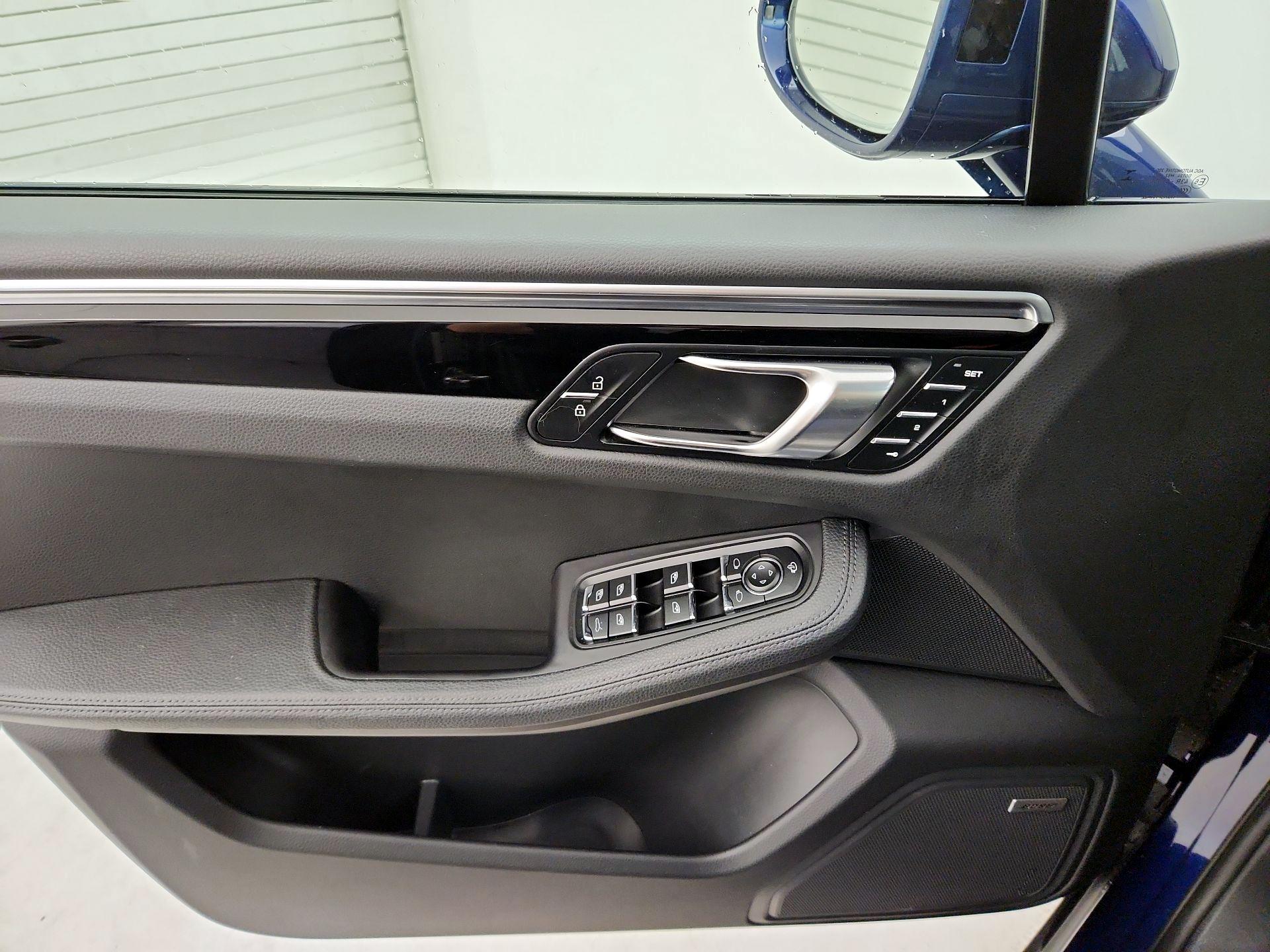 Thumbnail: 2022 Porsche Macan - 12