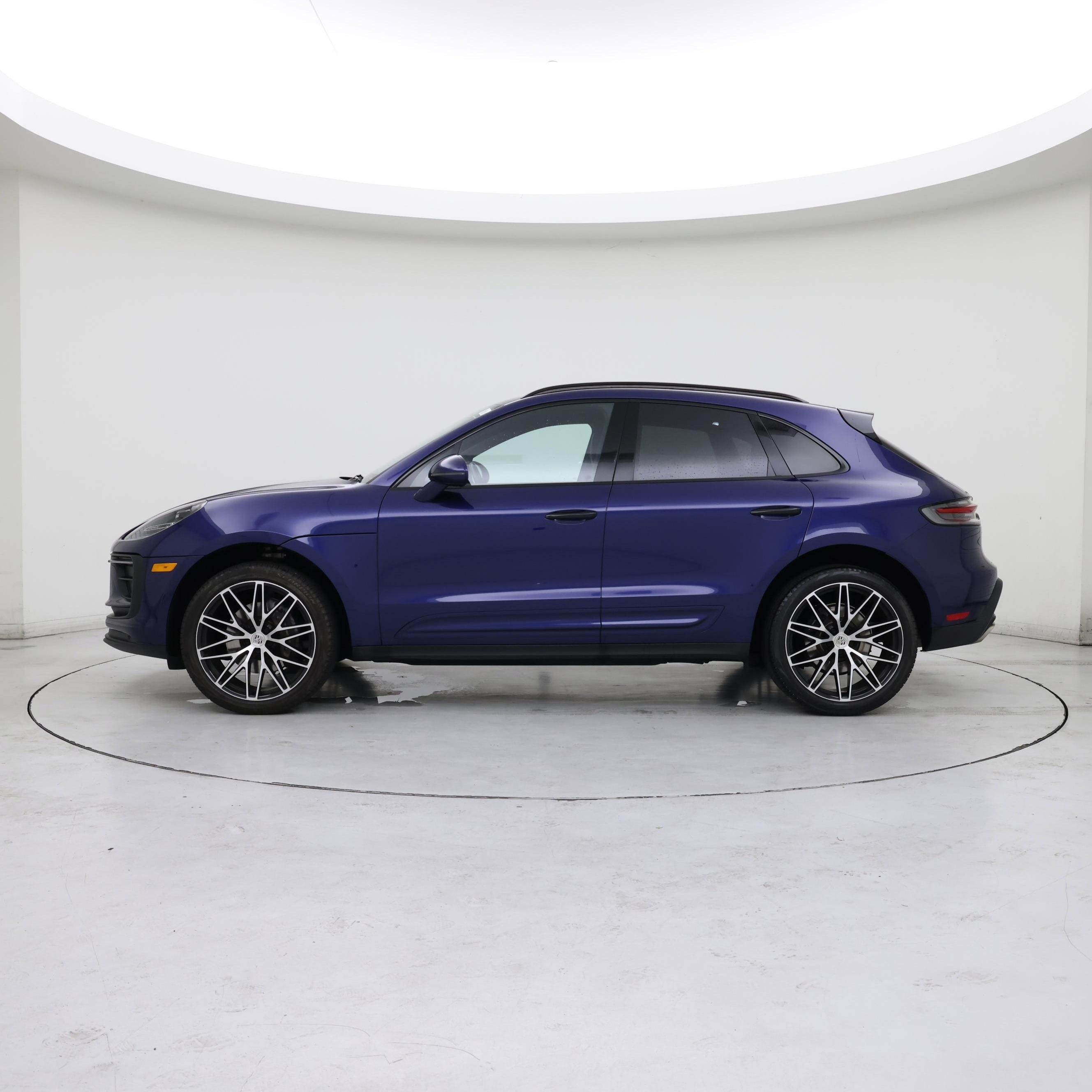 Thumbnail: 2022 Porsche Macan - 3