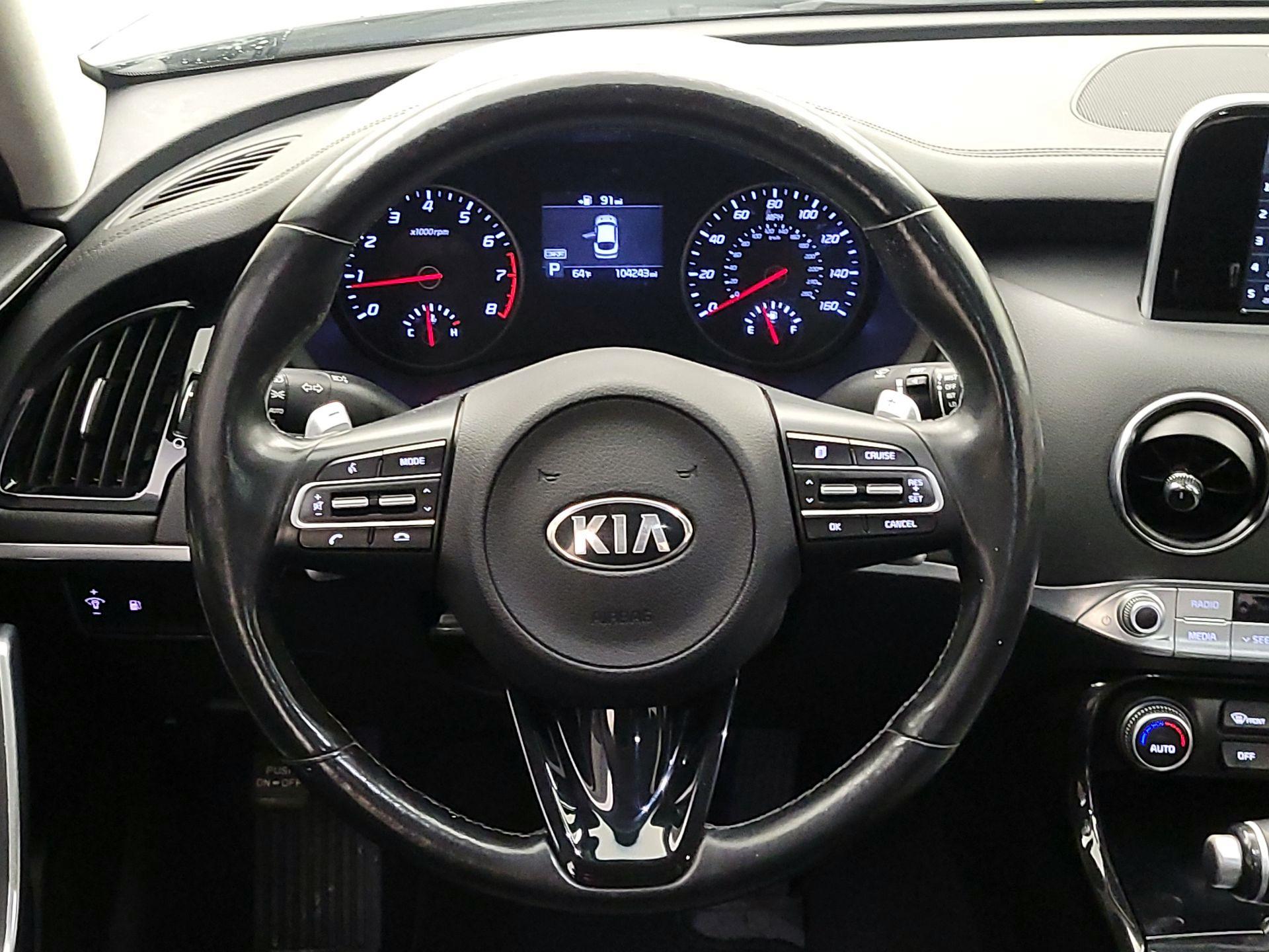 Thumbnail: 2018 Kia Stinger - 10