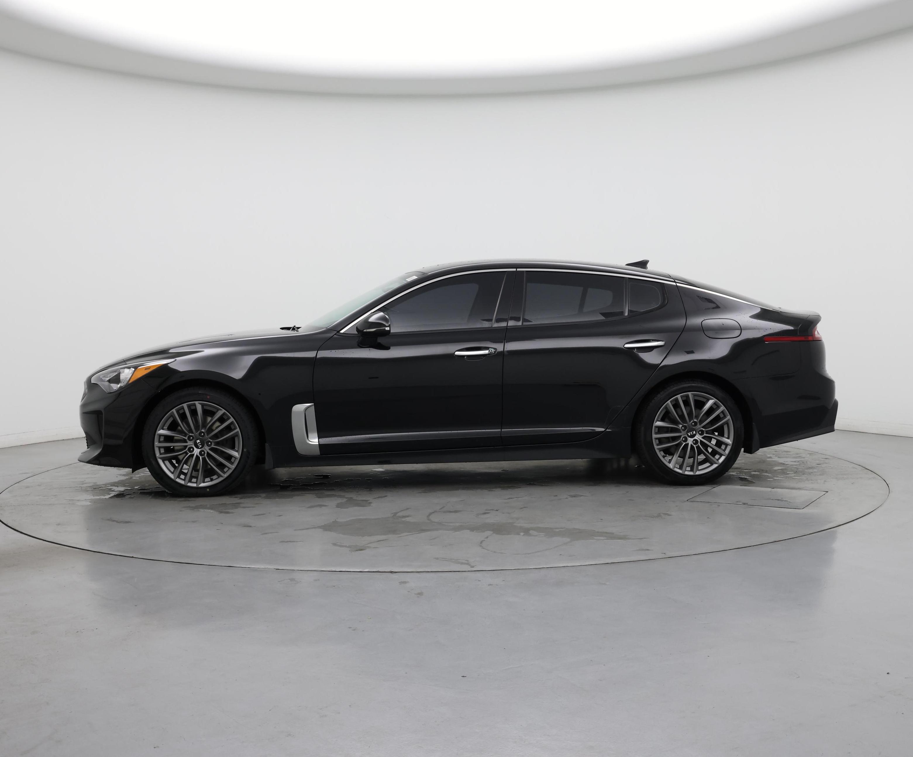 Thumbnail: 2018 Kia Stinger - 3