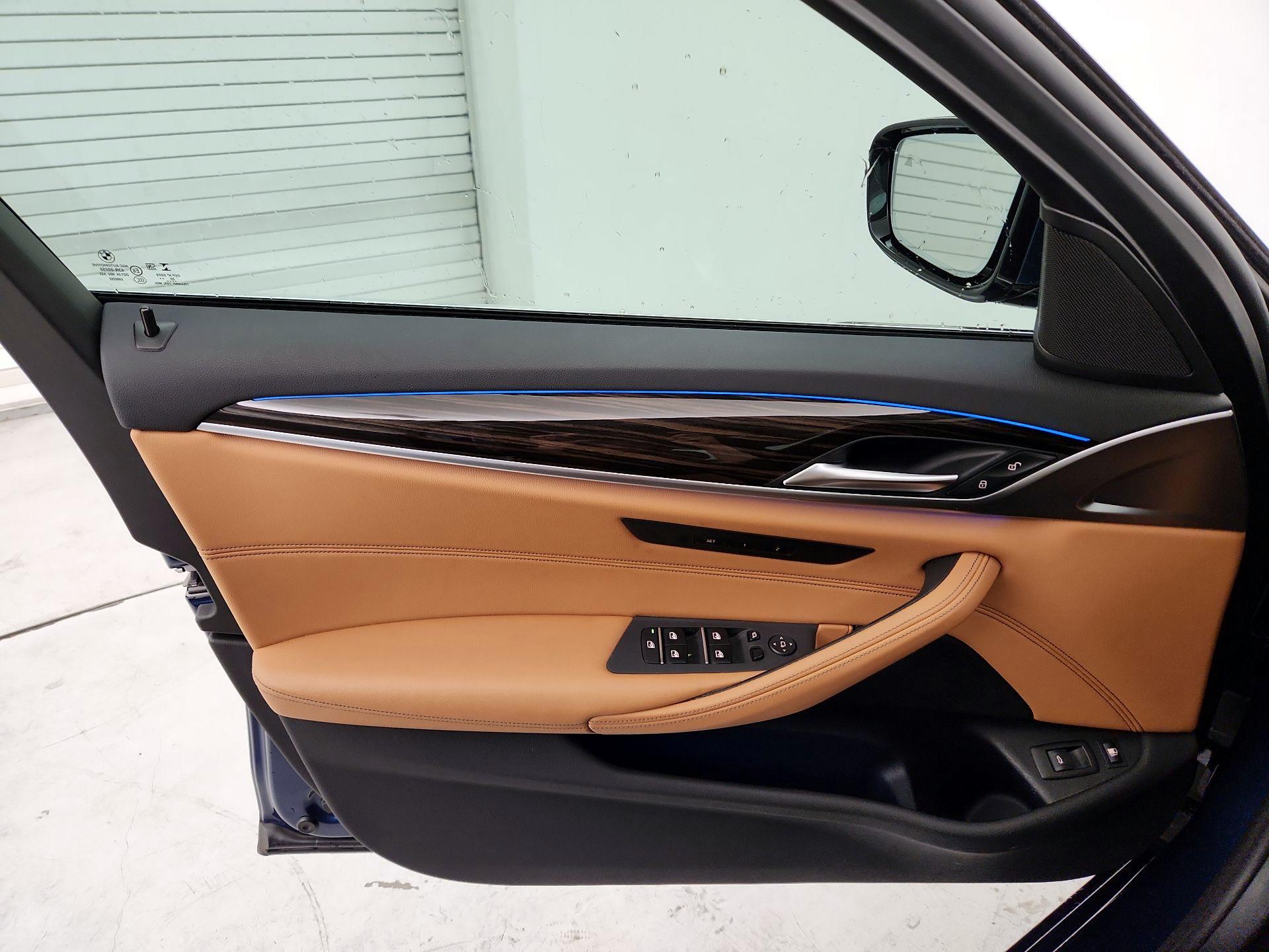 Thumbnail: 2021 BMW 5 Series - 12