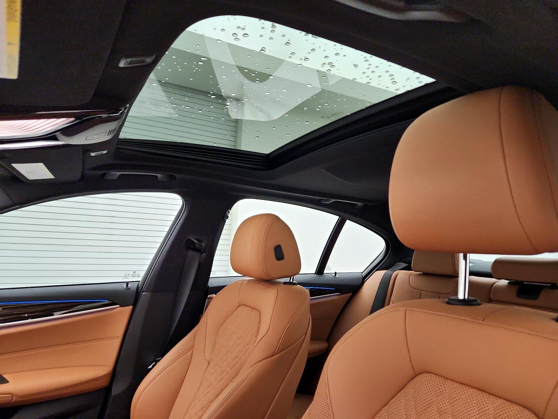Thumbnail: 2021 BMW 5 Series - 20