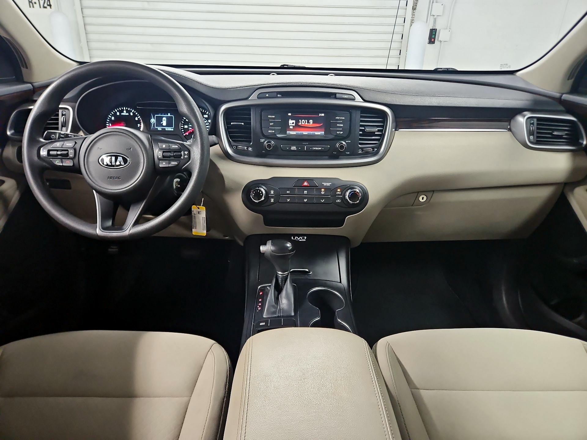 Thumbnail: 2016 Kia Sorento - 9