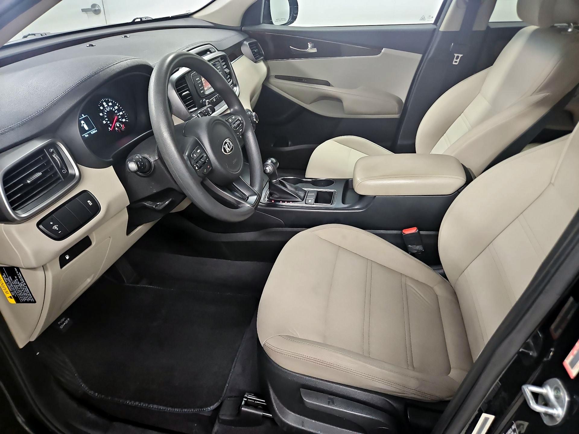 Thumbnail: 2016 Kia Sorento - 11
