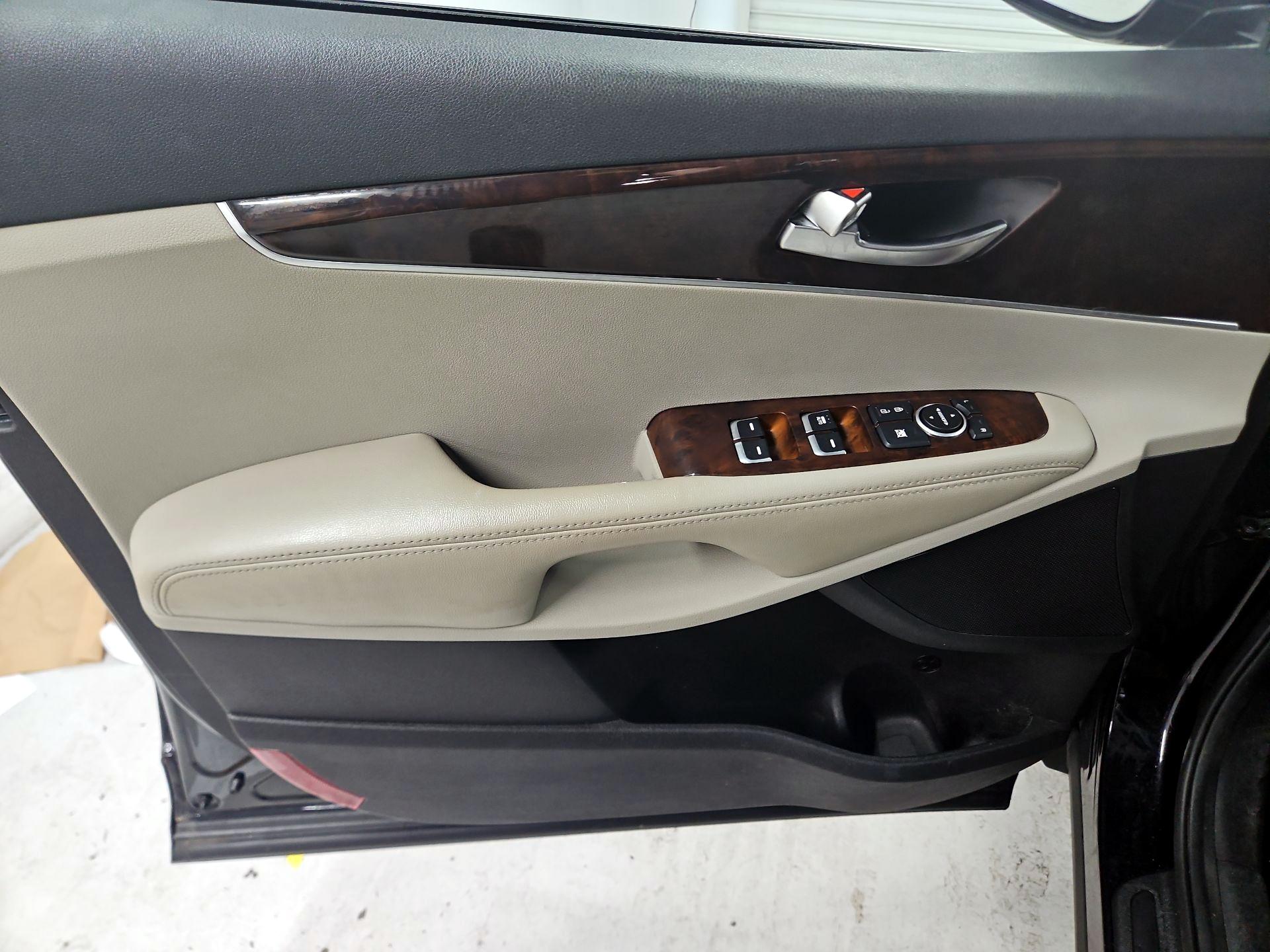 Thumbnail: 2016 Kia Sorento - 12