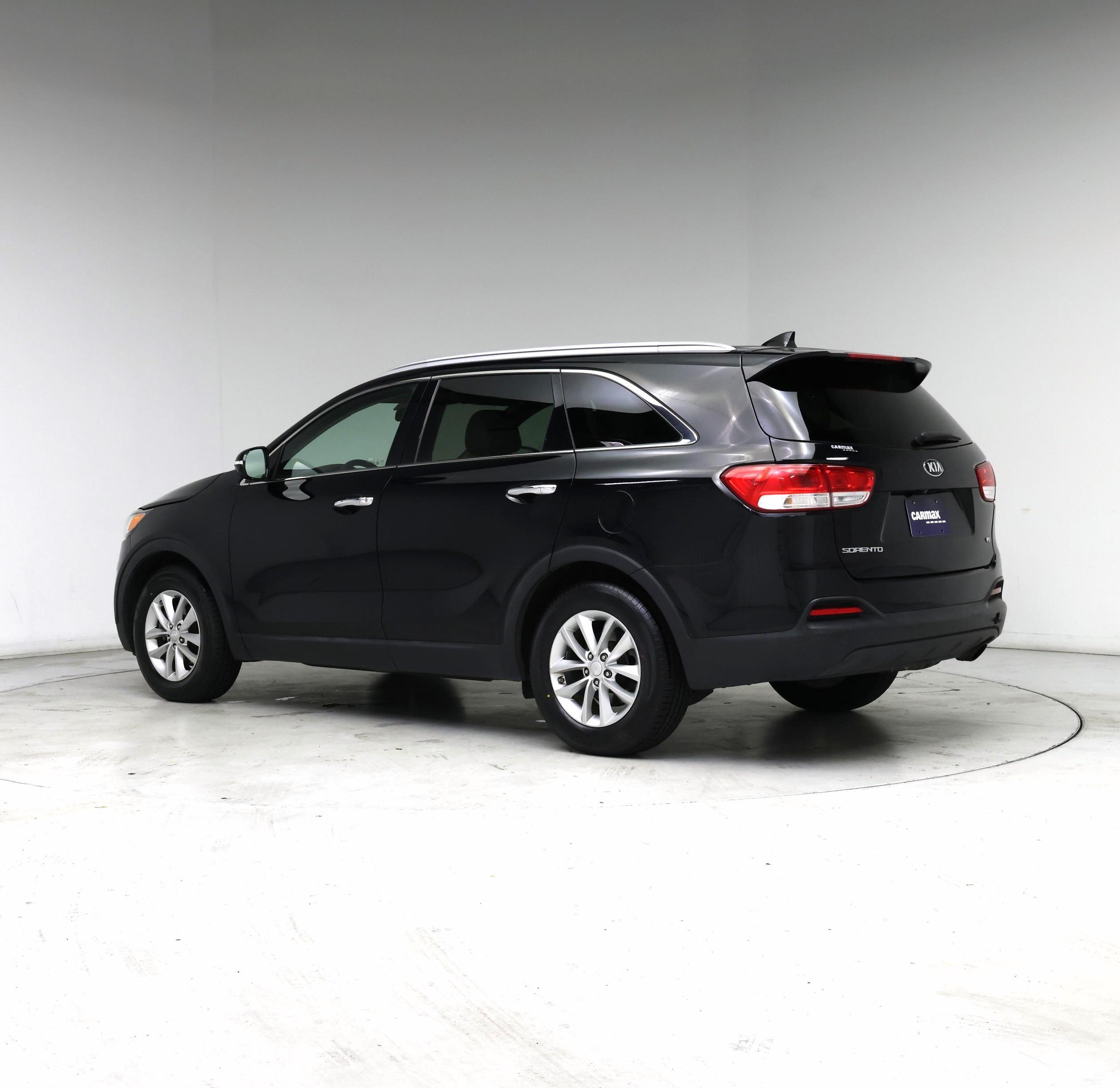 Thumbnail: 2016 Kia Sorento - 2