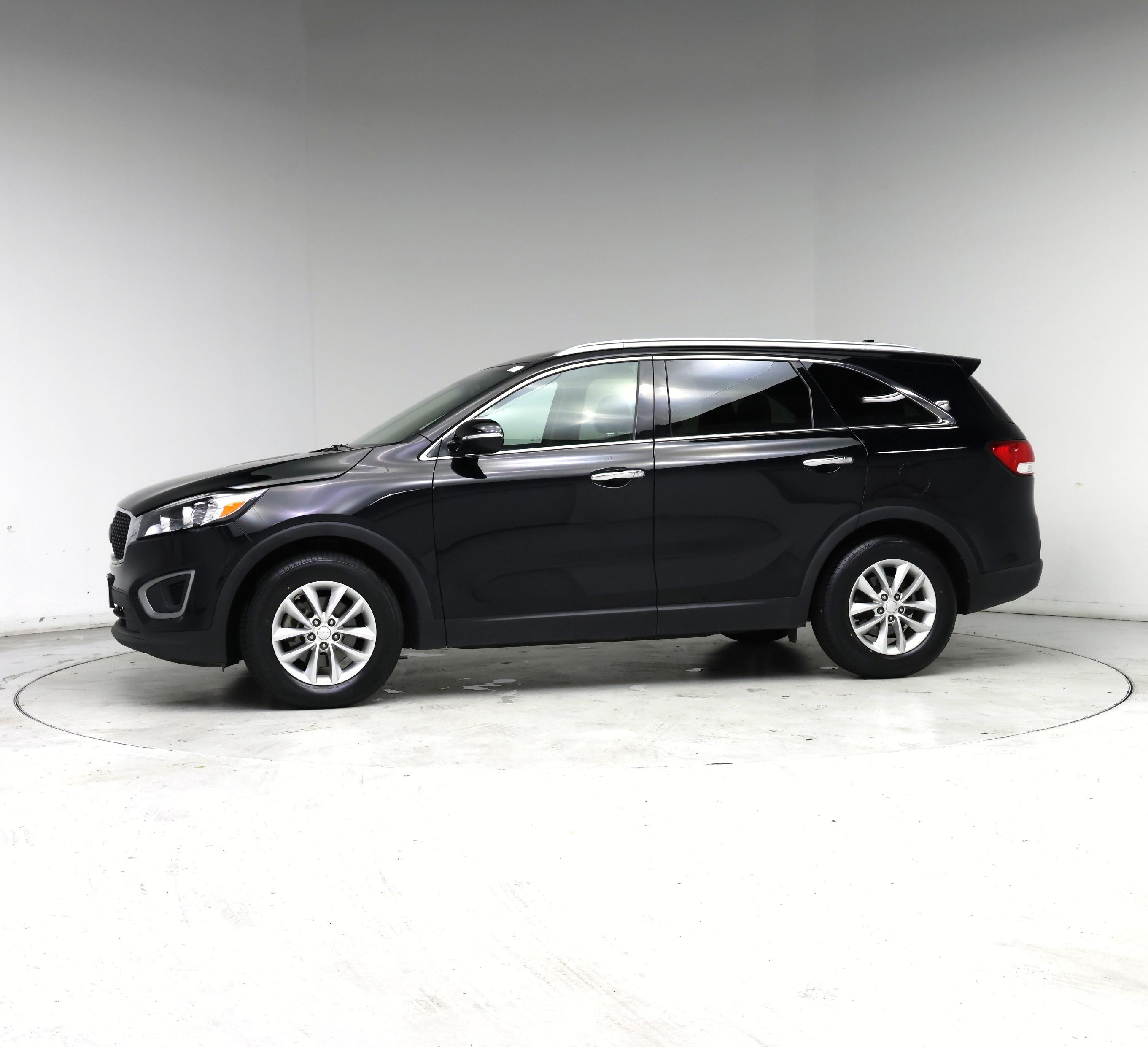 Thumbnail: 2016 Kia Sorento - 3