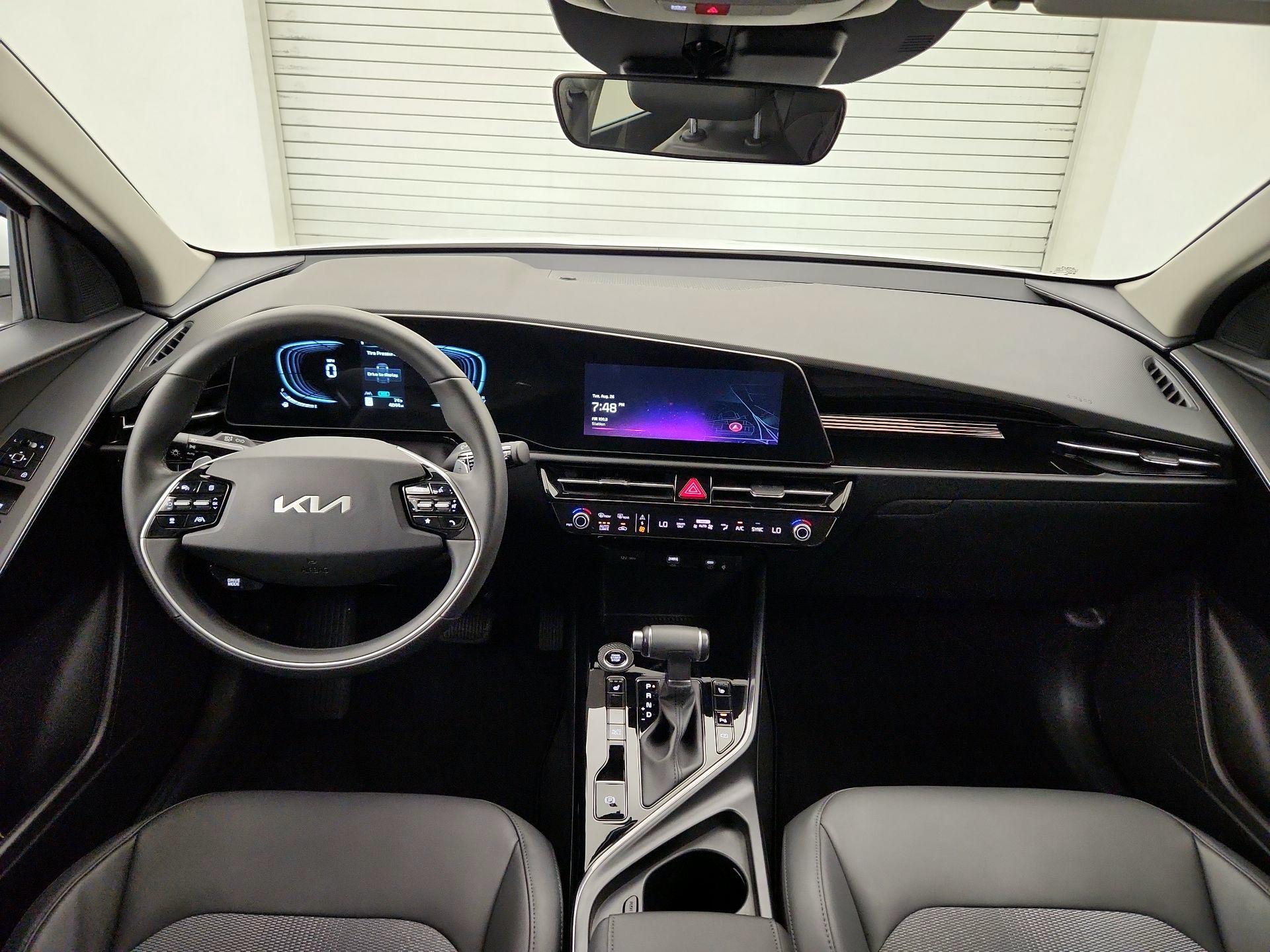 Thumbnail: 2024 Kia Niro - 9