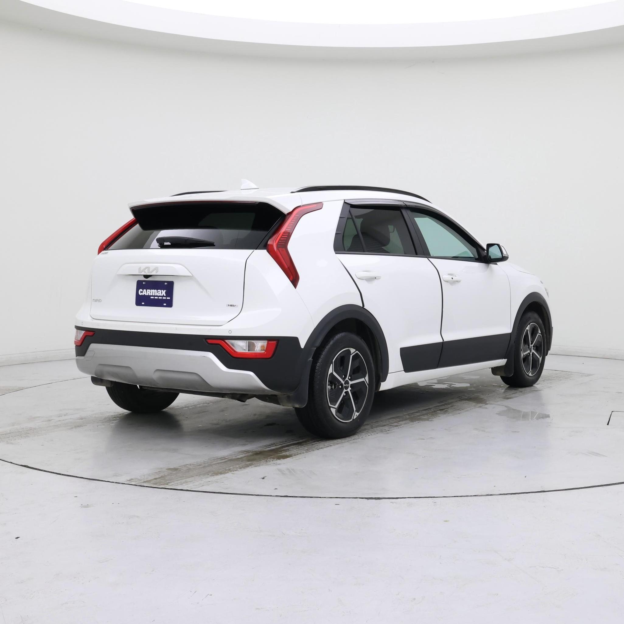 Thumbnail: 2024 Kia Niro - 8
