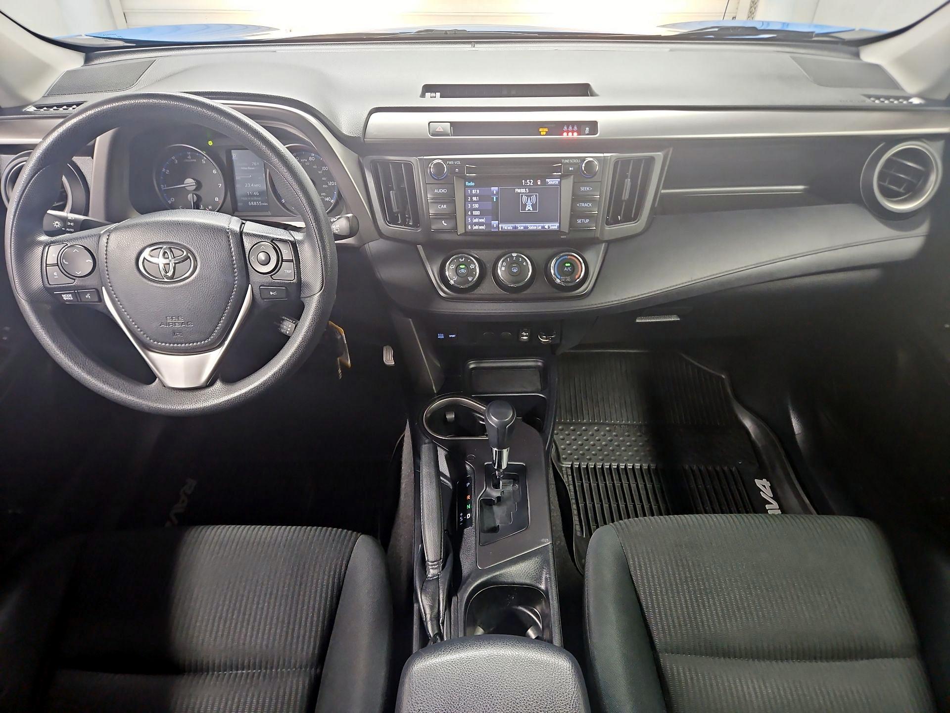 Thumbnail: 2018 Toyota RAV4 - 9