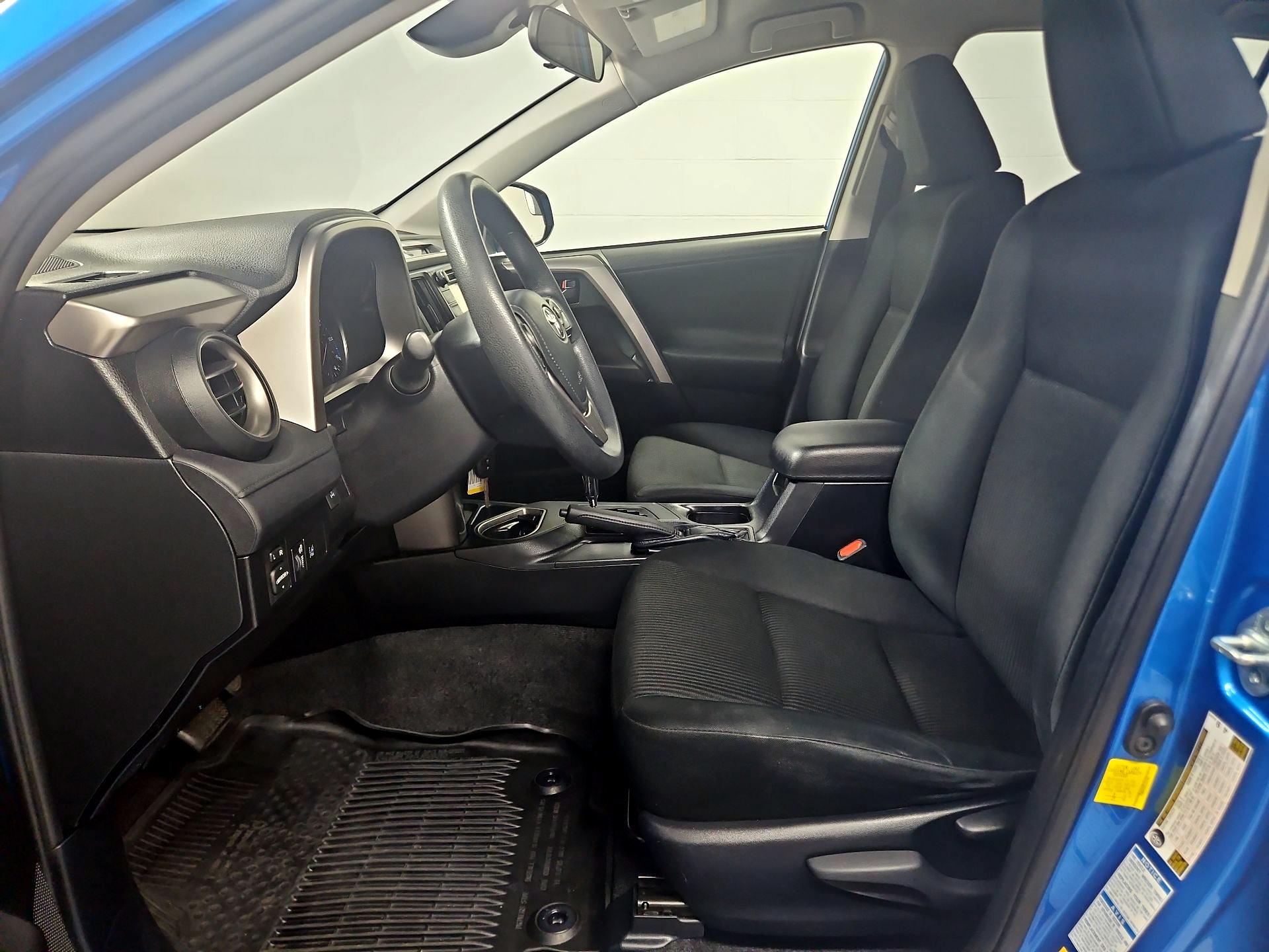 Thumbnail: 2018 Toyota RAV4 - 11