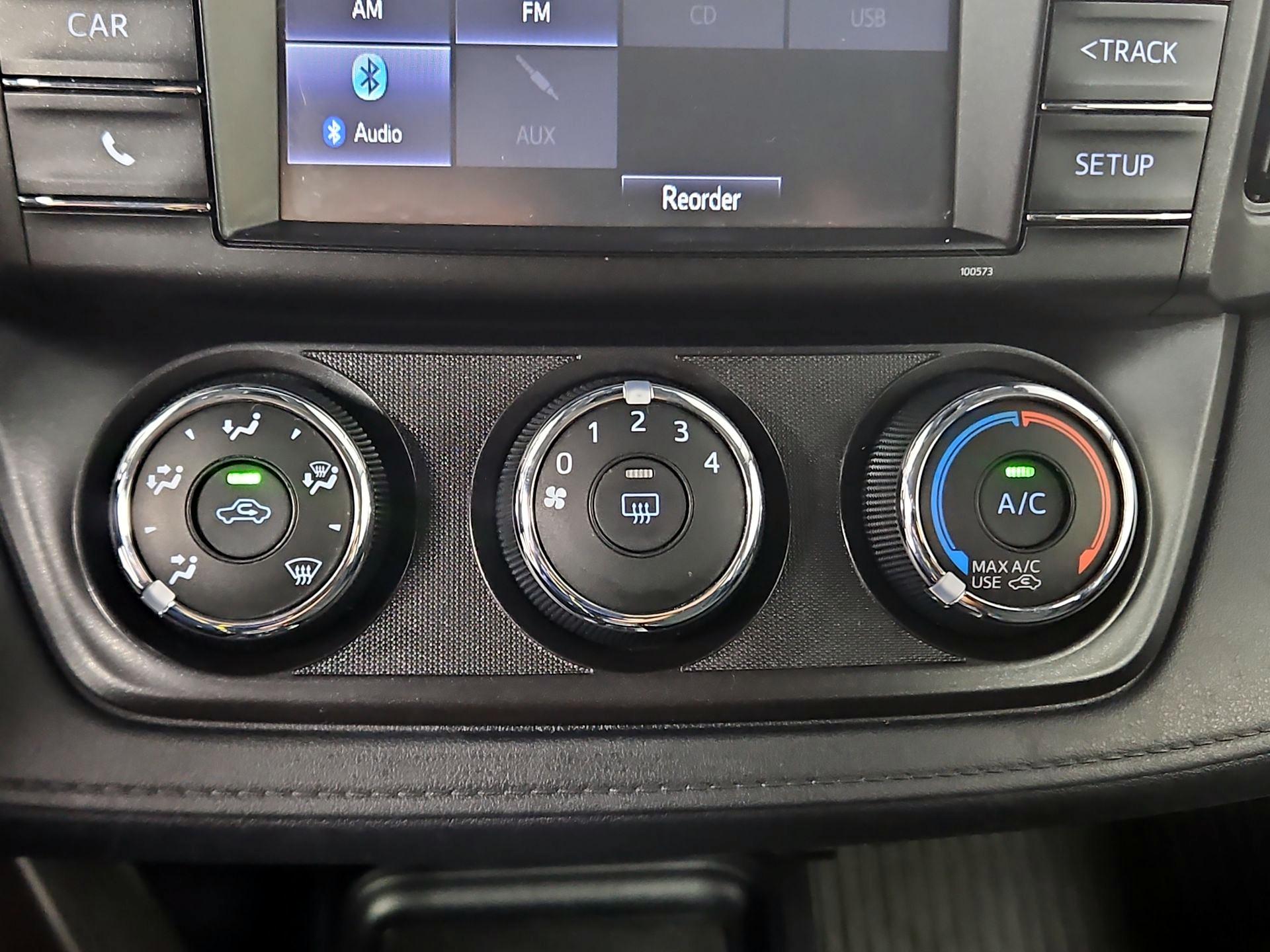 Thumbnail: 2018 Toyota RAV4 - 16