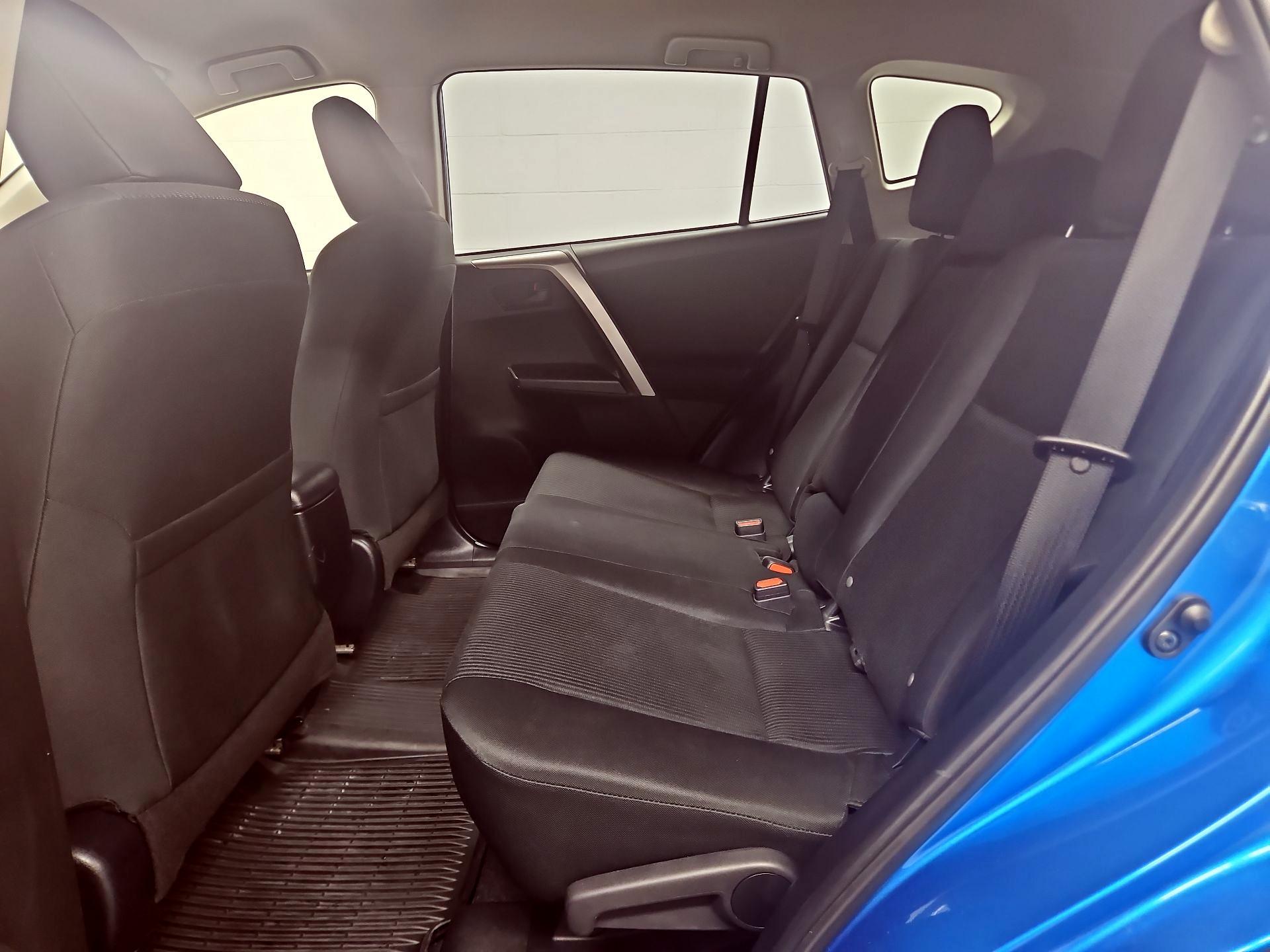 Thumbnail: 2018 Toyota RAV4 - 19
