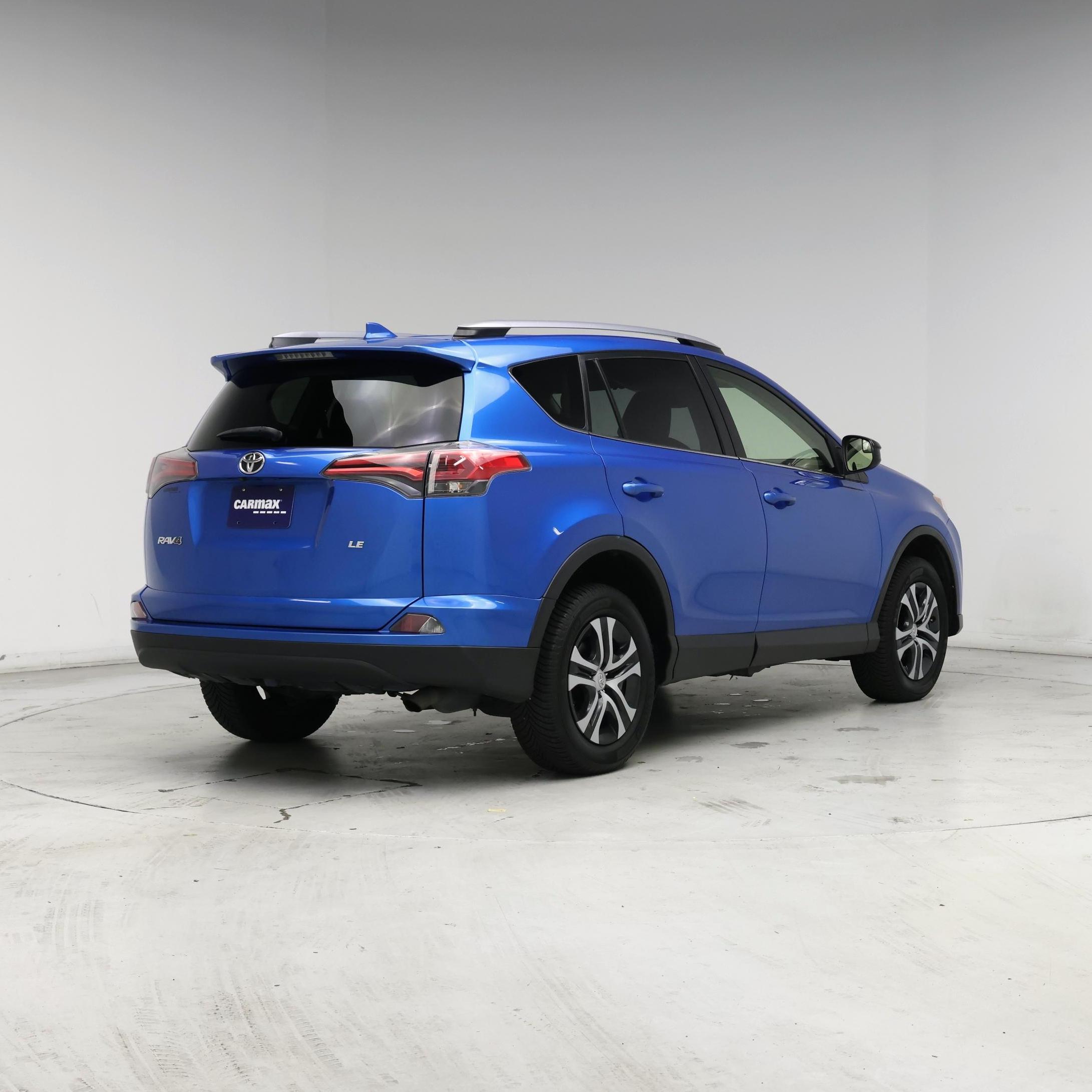 Thumbnail: 2018 Toyota RAV4 - 8