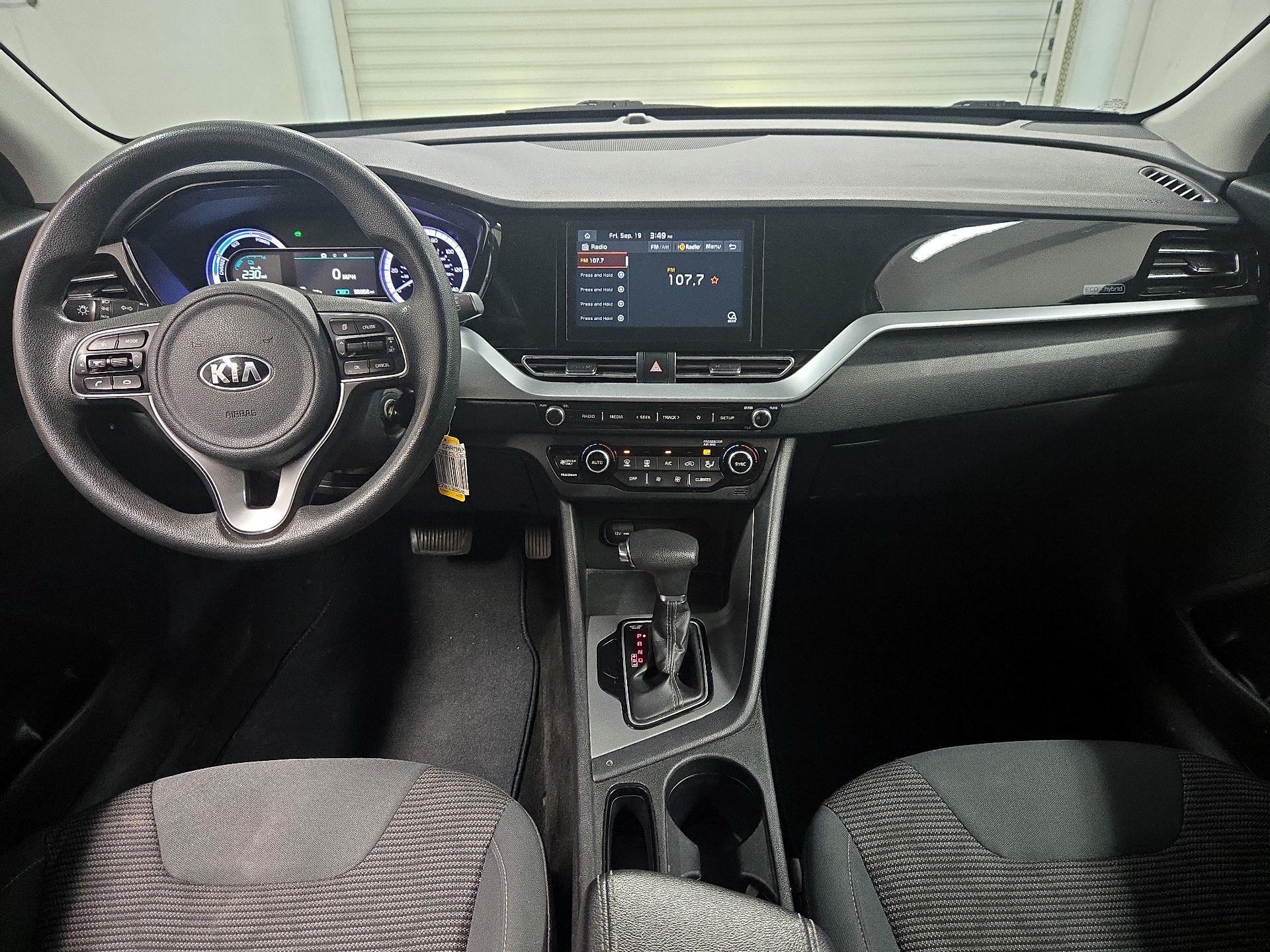 Thumbnail: 2020 Kia Niro - 9