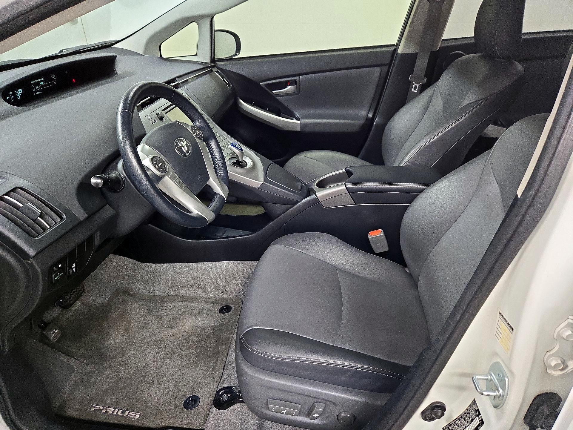 Thumbnail: 2015 Toyota Prius - 11