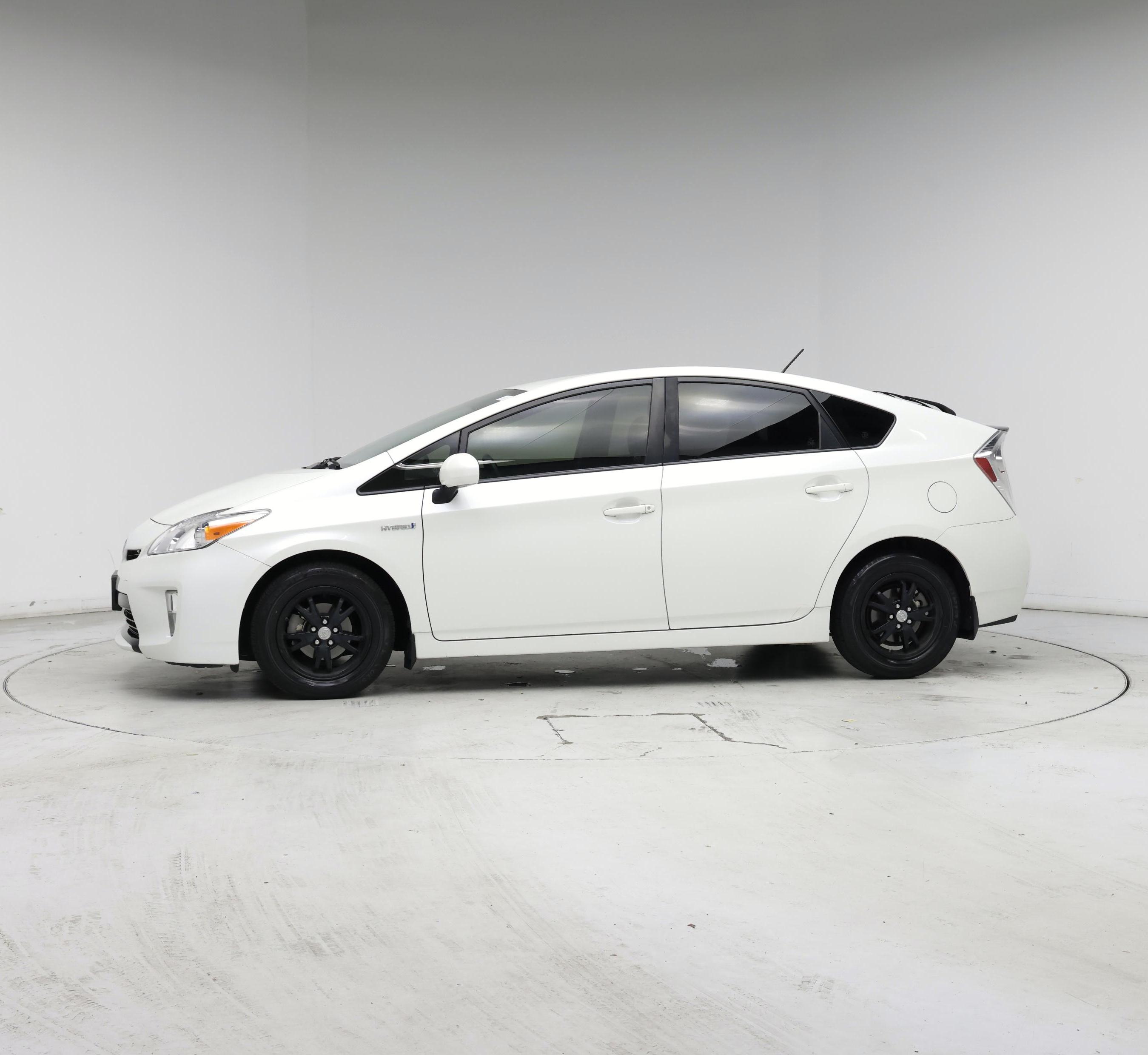 Thumbnail: 2015 Toyota Prius - 3