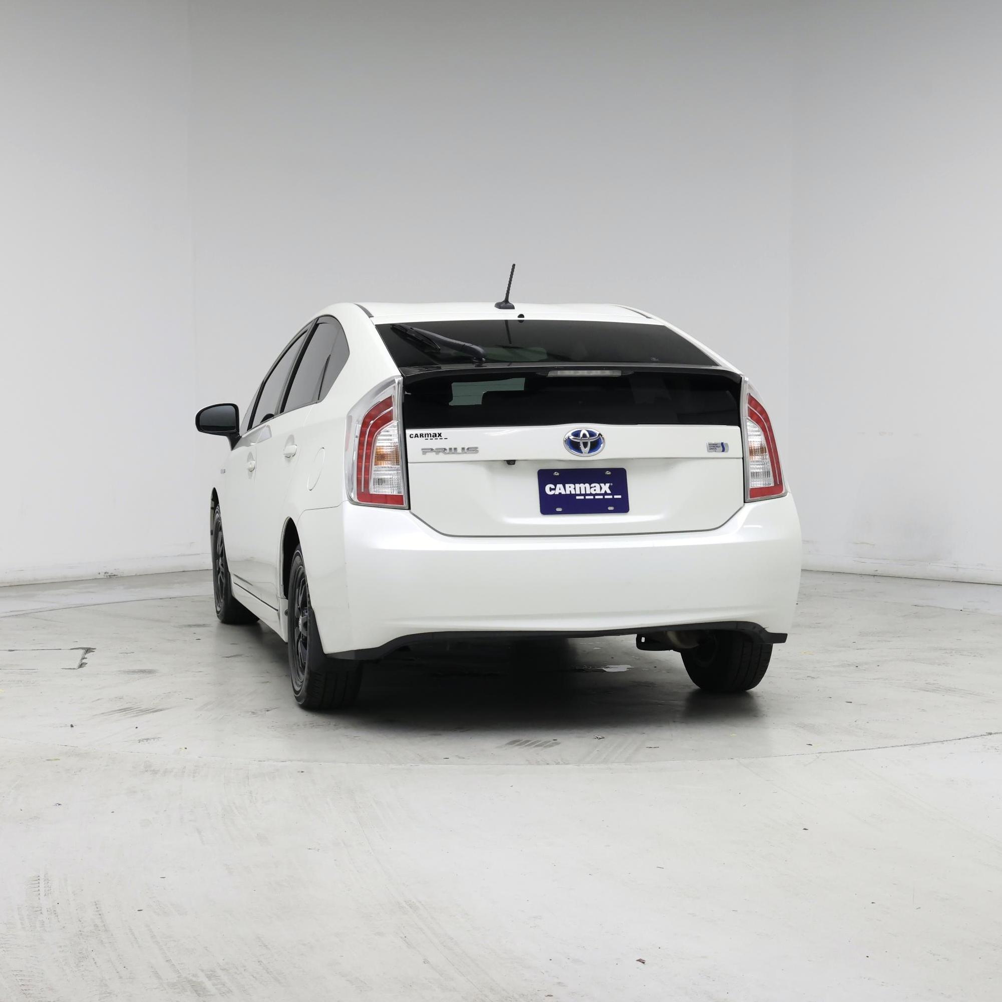 Thumbnail: 2015 Toyota Prius - 6