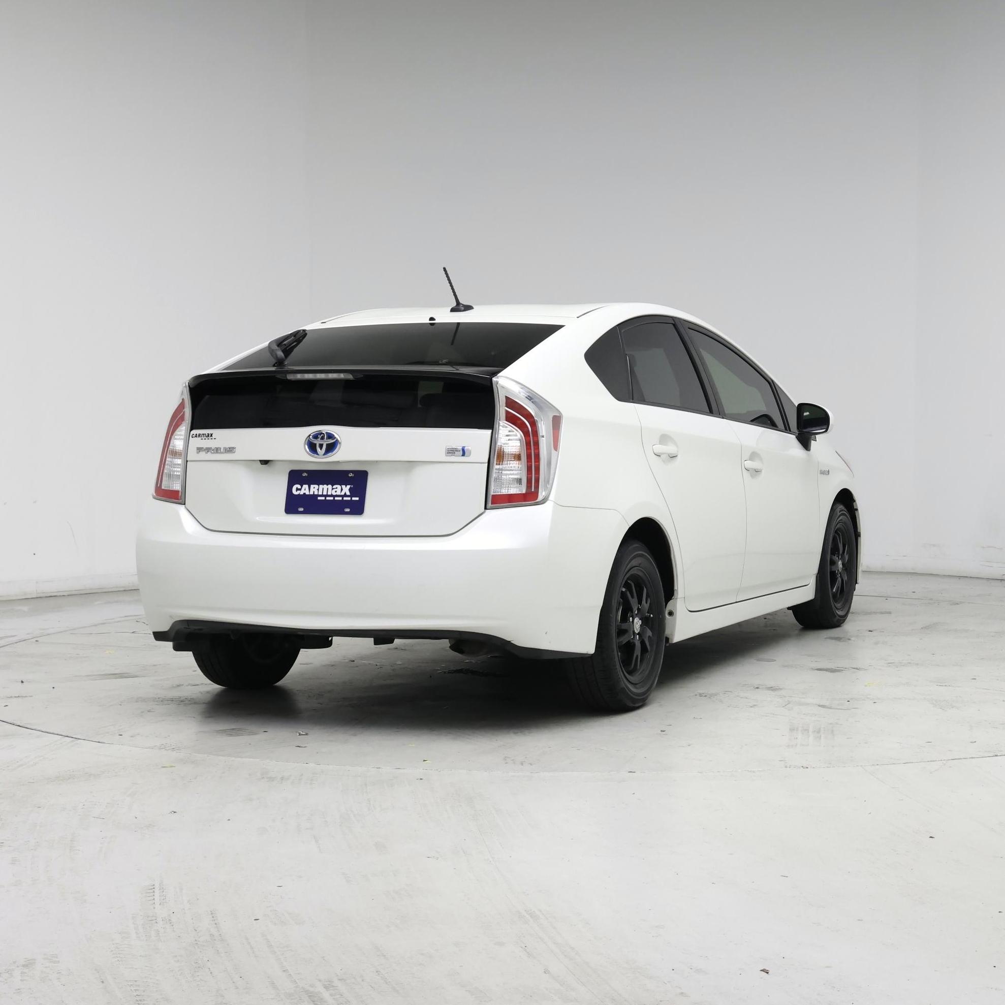 Thumbnail: 2015 Toyota Prius - 8