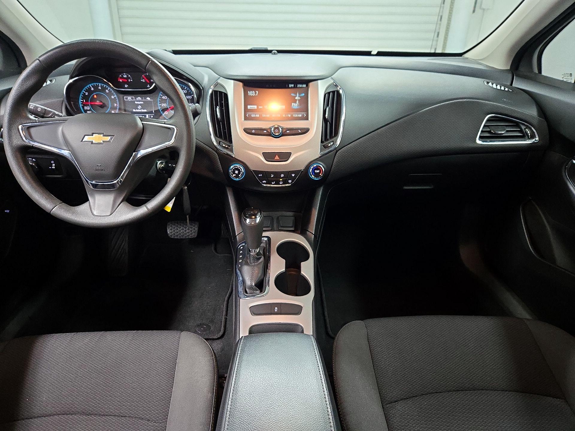 Thumbnail: 2016 Chevrolet Cruze - 9