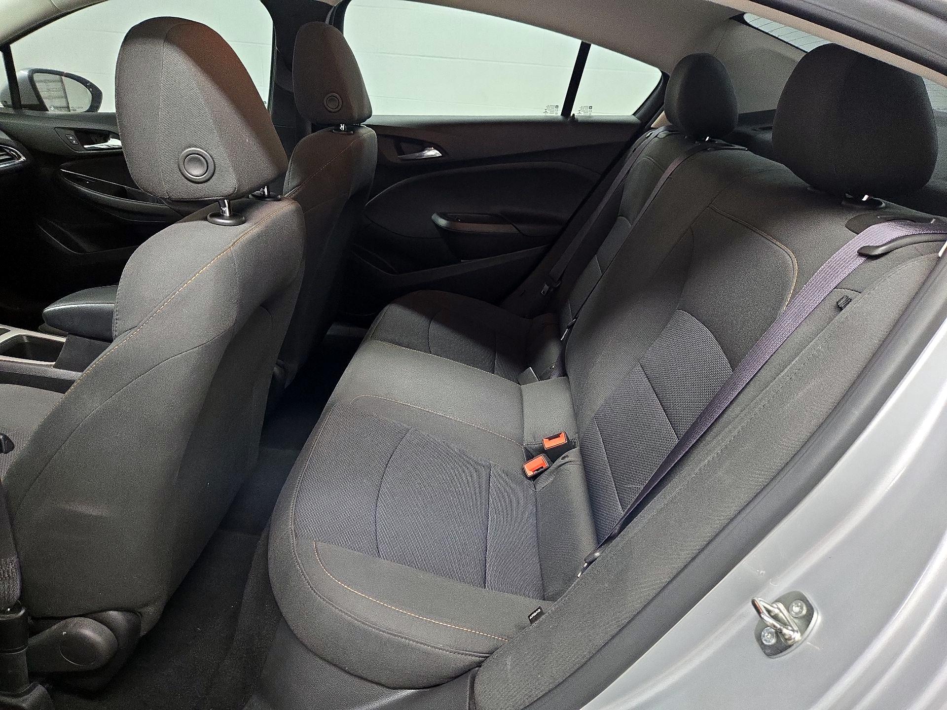 Thumbnail: 2016 Chevrolet Cruze - 18