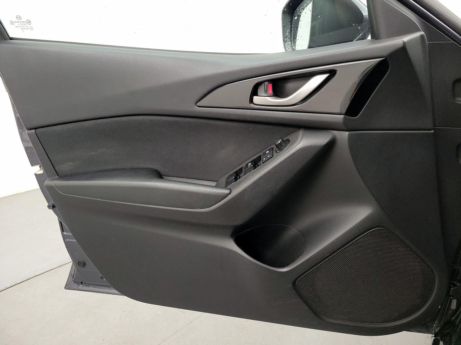 Thumbnail: 2016 Mazda Mazda3 - 12