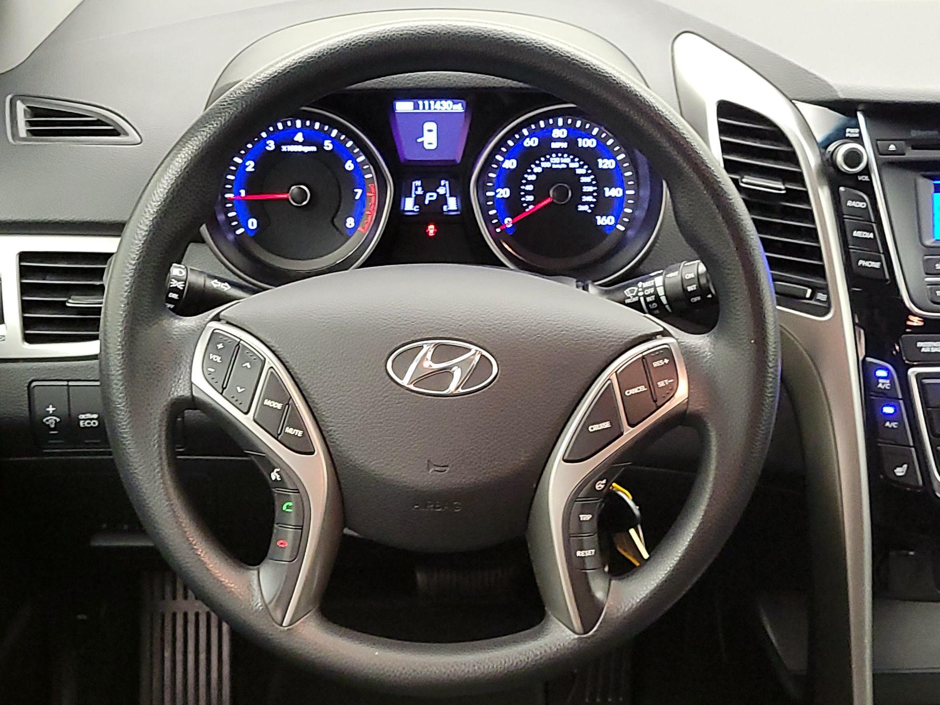 Thumbnail: 2016 Hyundai Elantra - 10